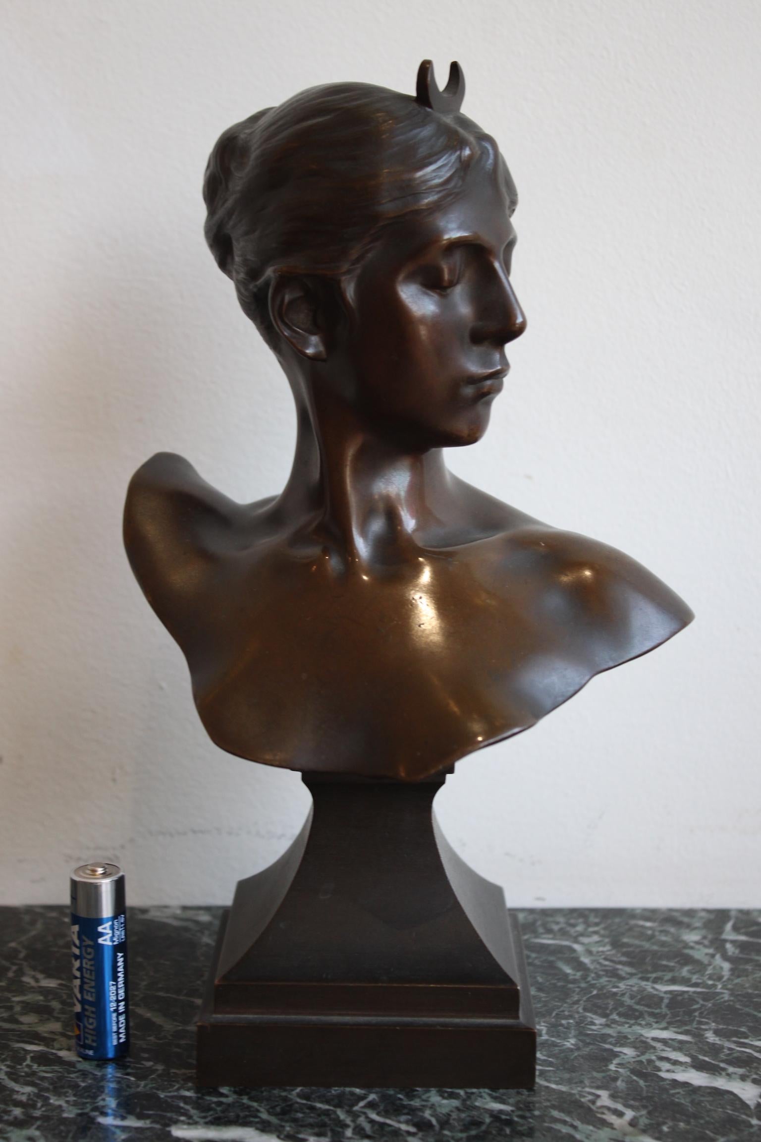 19th Century Diane Huntress Bust by Alexandre Falguière 5