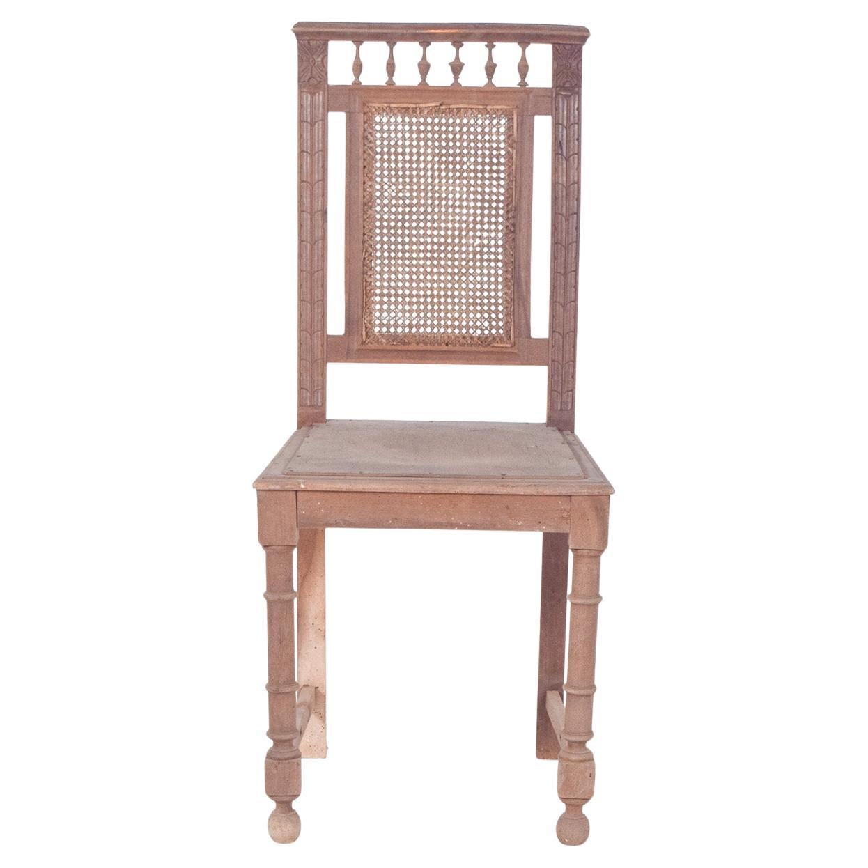 Silla de comedor del siglo XIX con respaldo de caña