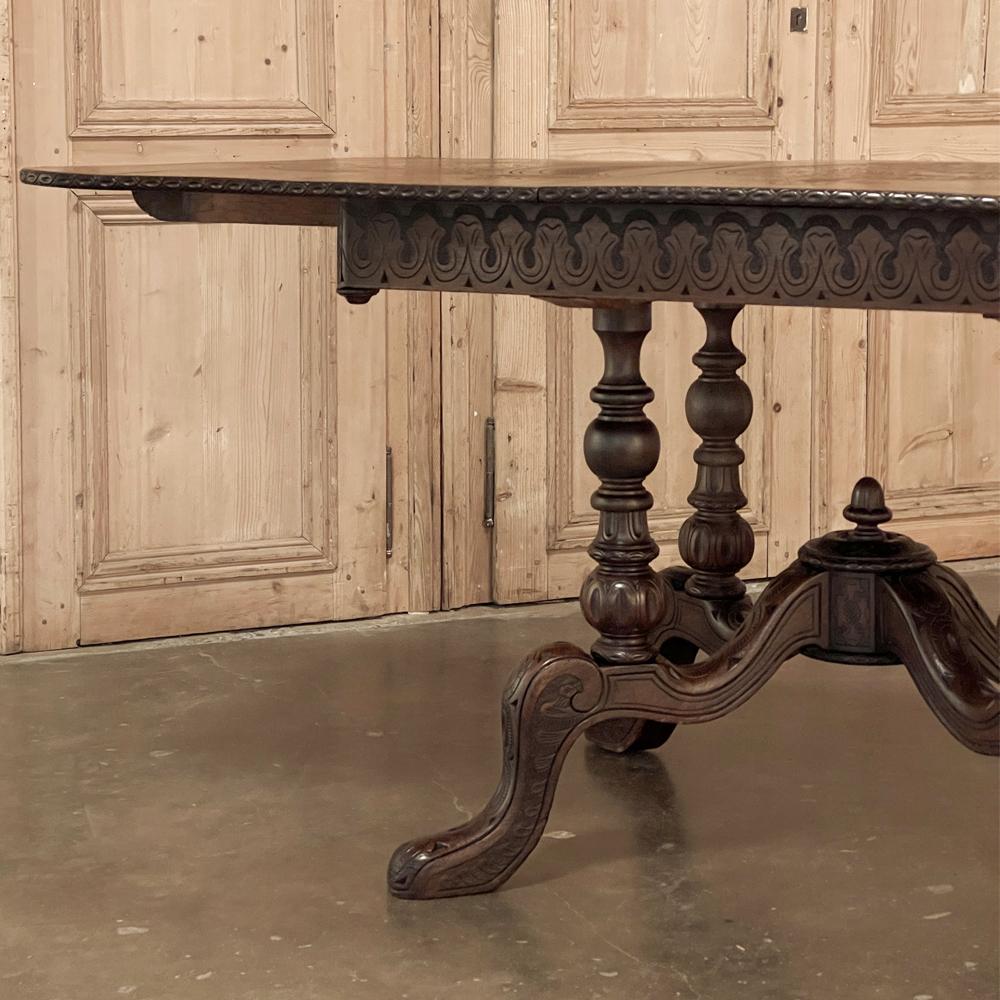19th Century, Dining Table by Horrix with Original Carved Leaf For Sale 5