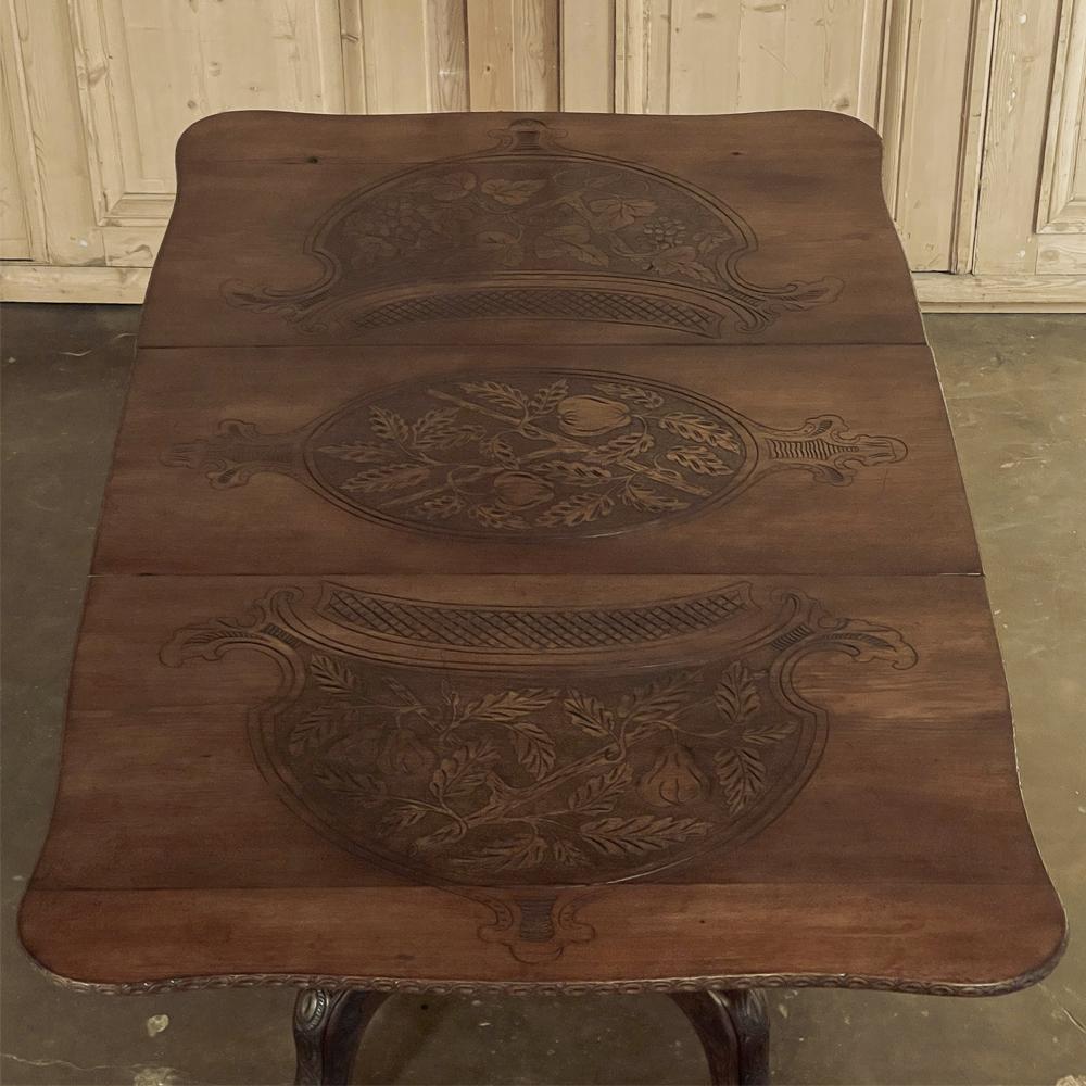 19th Century, Dining Table by Horrix with Original Carved Leaf For Sale 1
