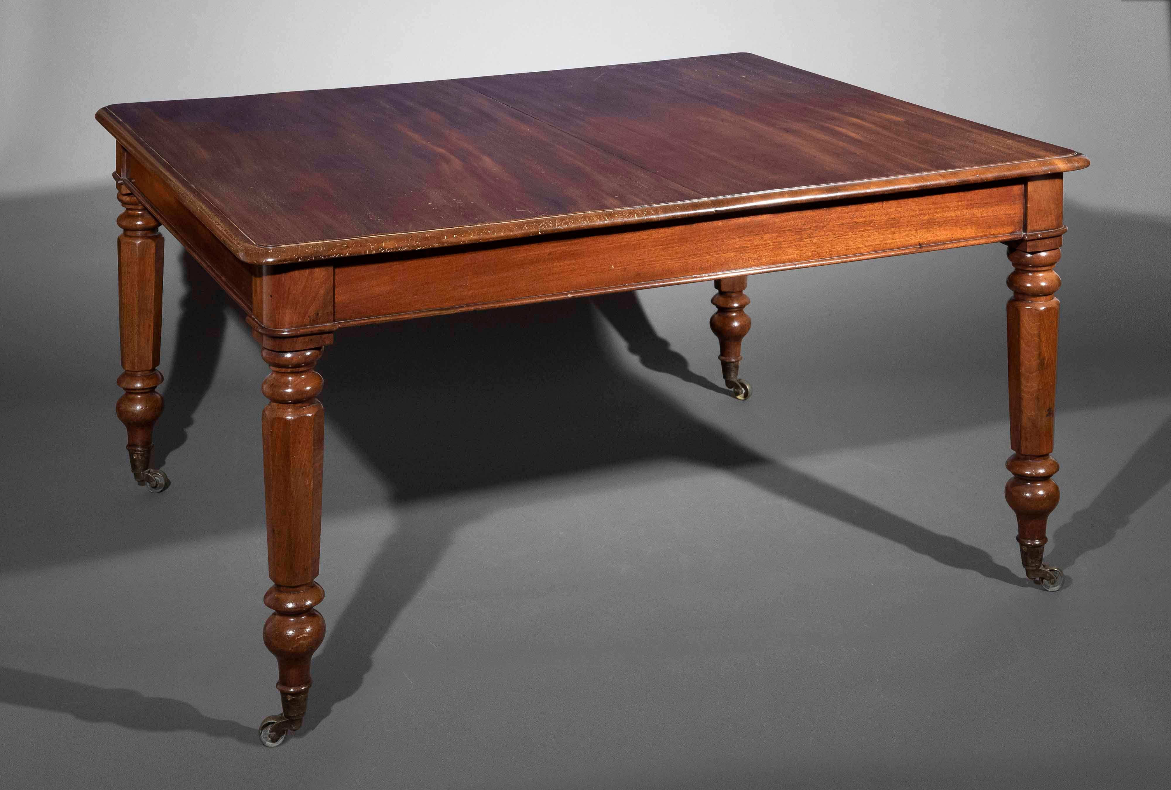 19th Century Dining Table Extends to Sit 10 People For Sale 6