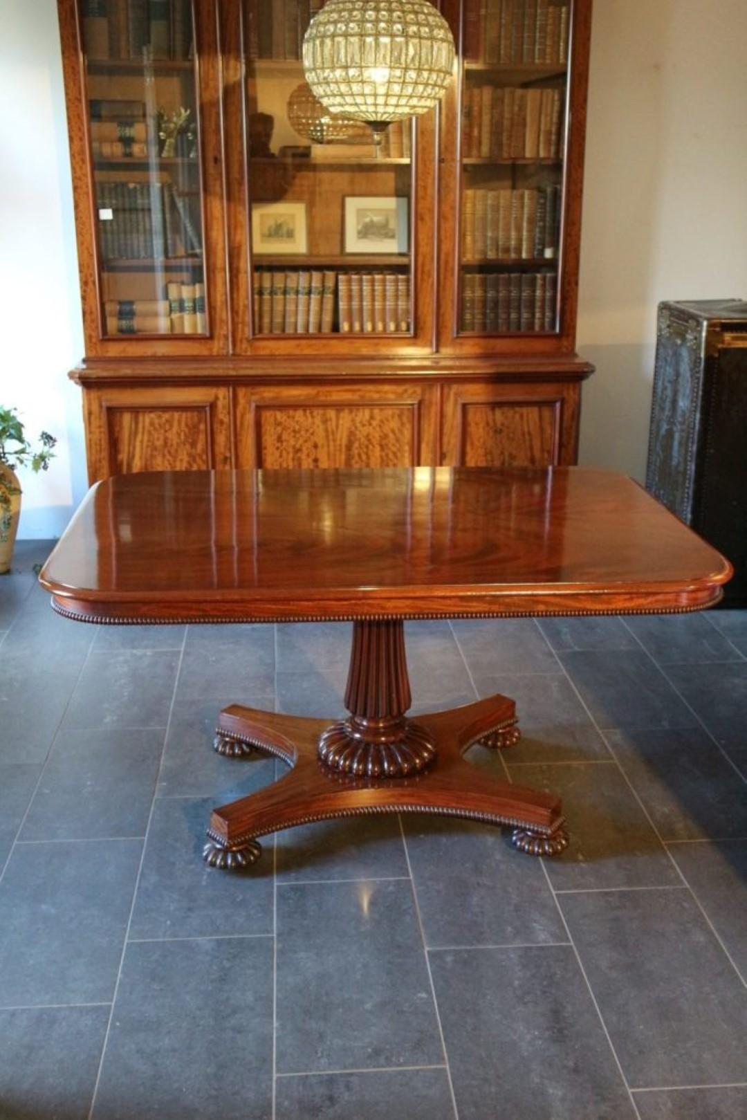 19th Century Dining Table In Good Condition In Eindhoven, NL