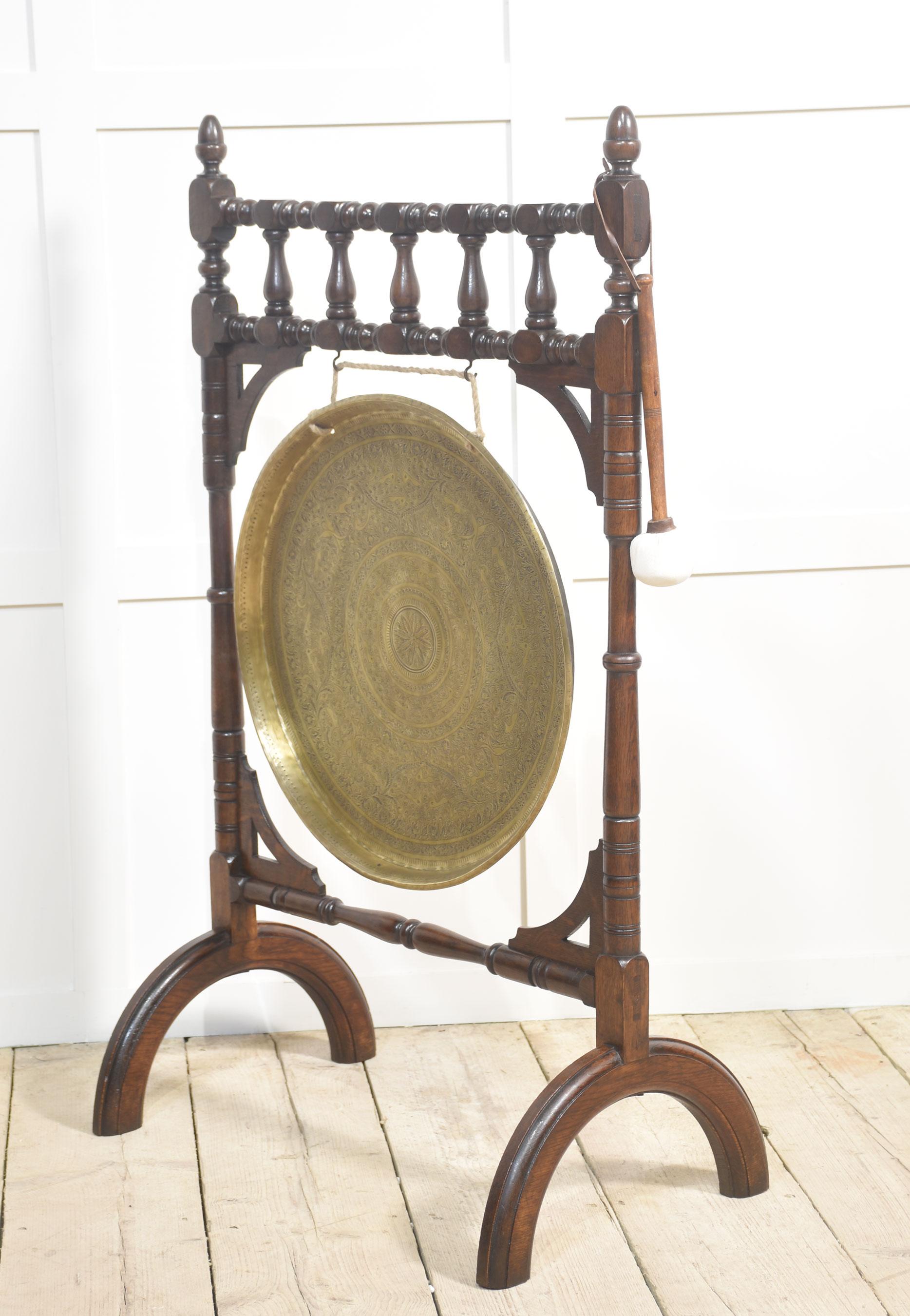 Gong de table du 19e siècle en vente 3