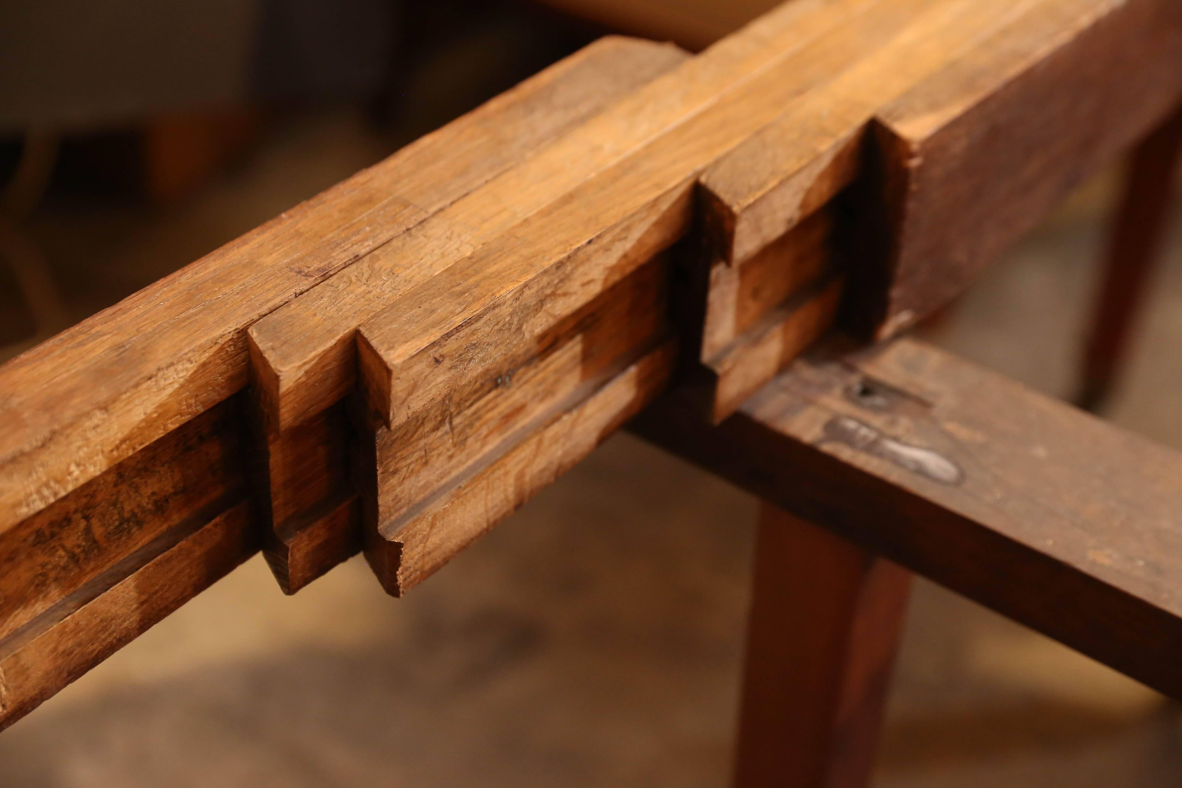 19th Century Directoire Mahogany Dining Table with five leaves For Sale 6