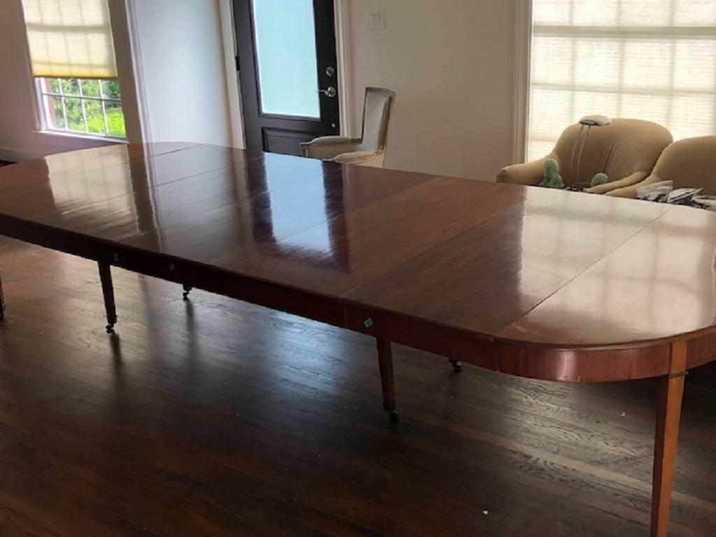19th Century Directoire Mahogany Dining Table with five leaves For Sale 2