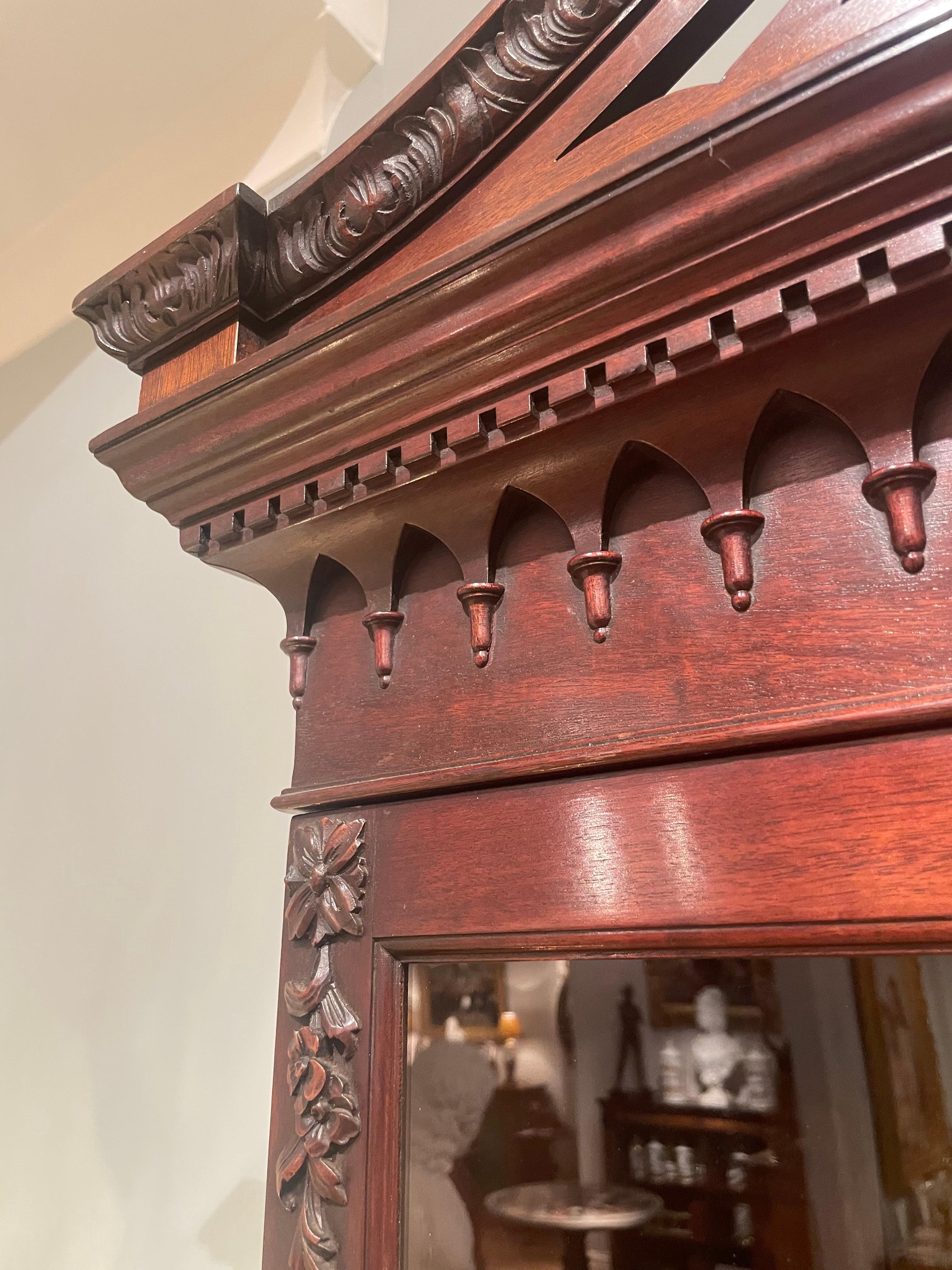 Vitrina del siglo XIX a la manera de Thomas Chippendale en venta 4