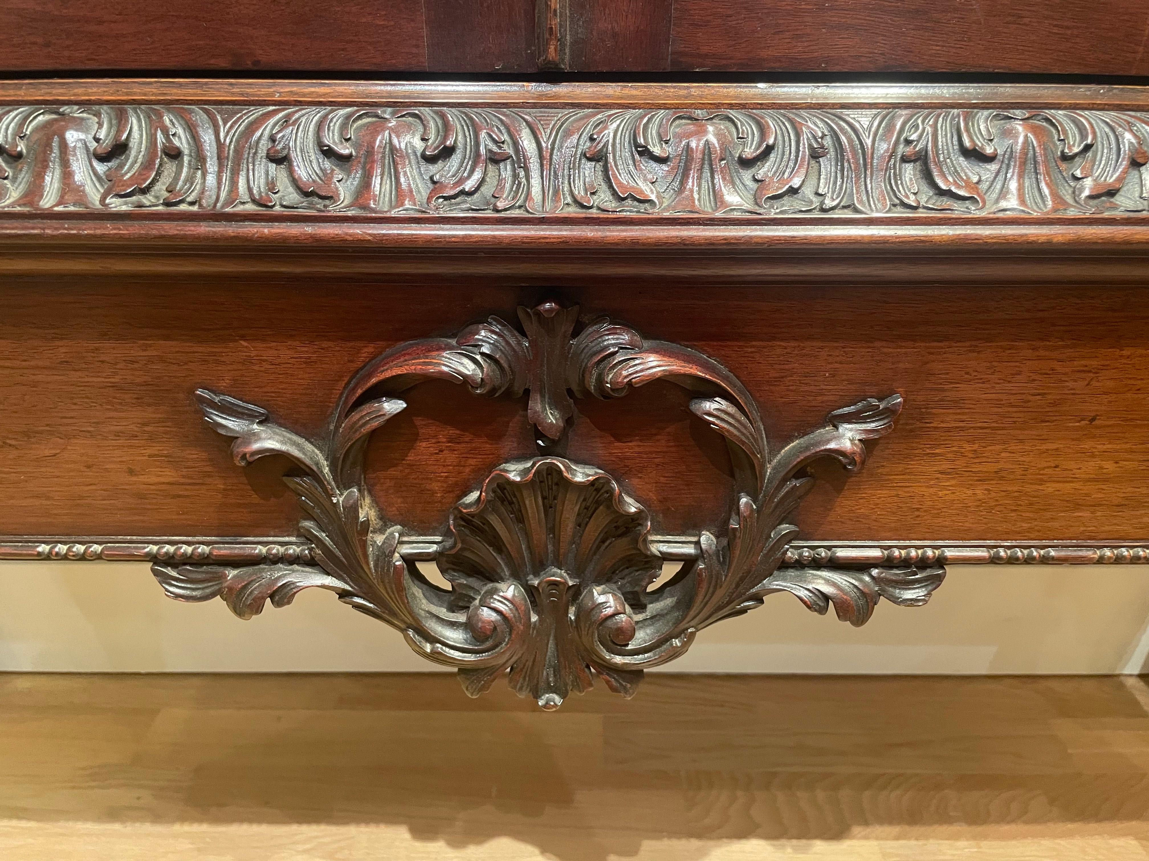 Vitrina del siglo XIX a la manera de Thomas Chippendale en venta 5