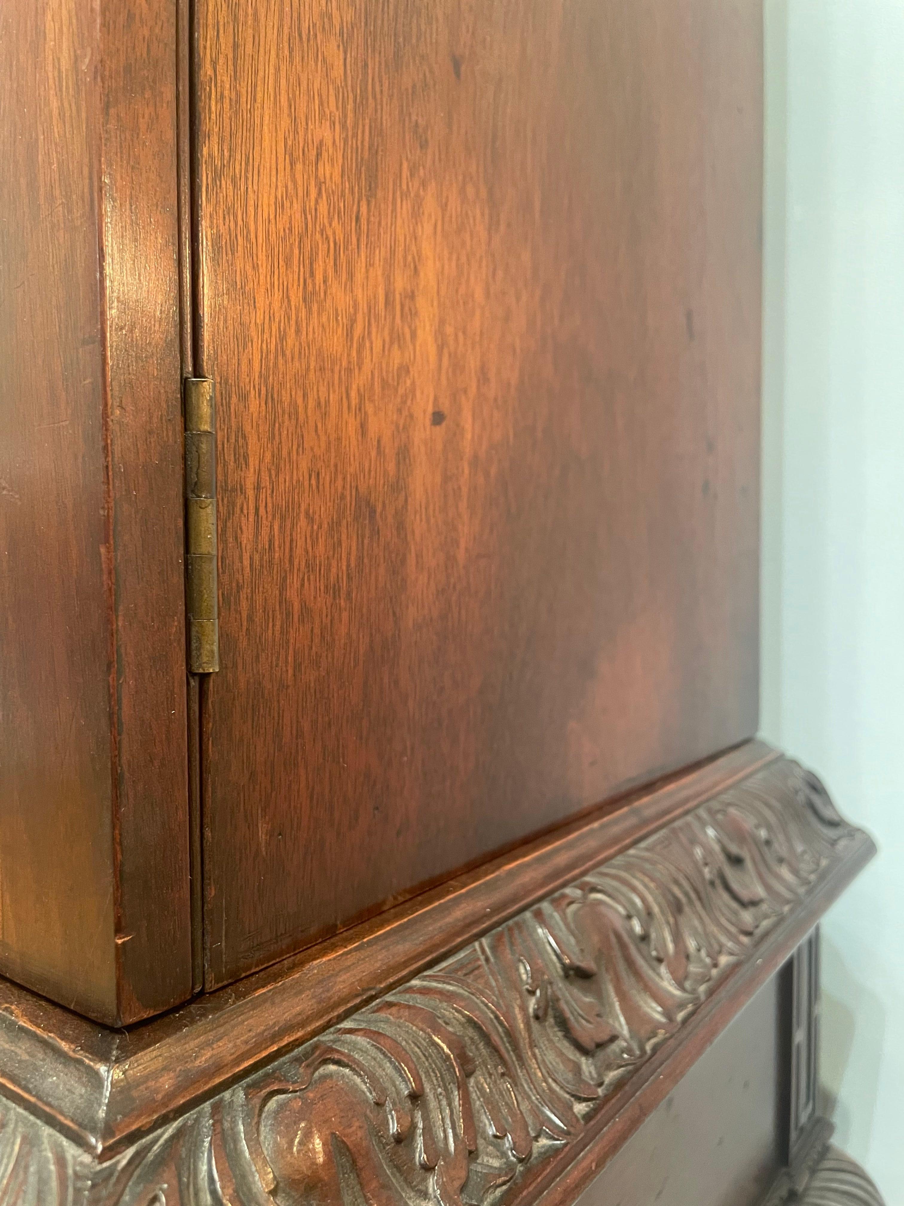Vitrina del siglo XIX a la manera de Thomas Chippendale en venta 9
