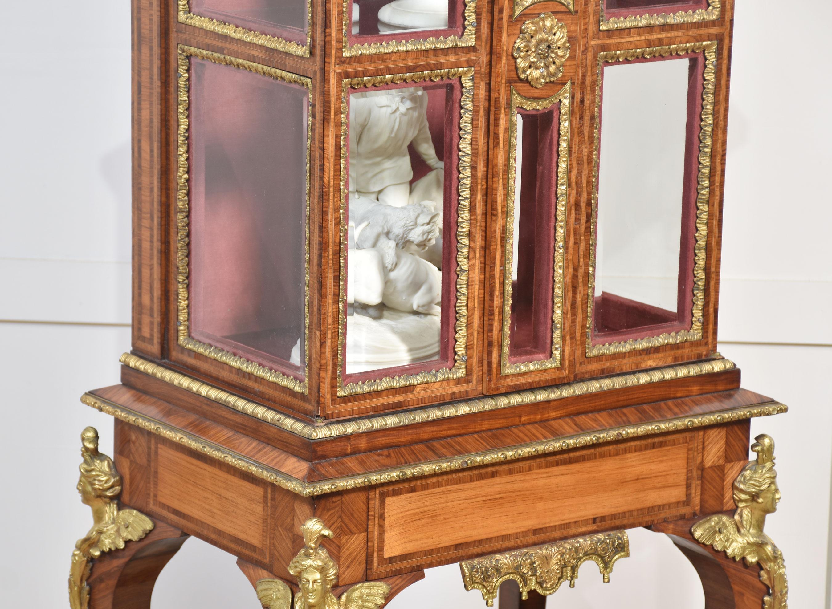 19th century display cabinet on stand In Good Condition For Sale In Cheshire, GB