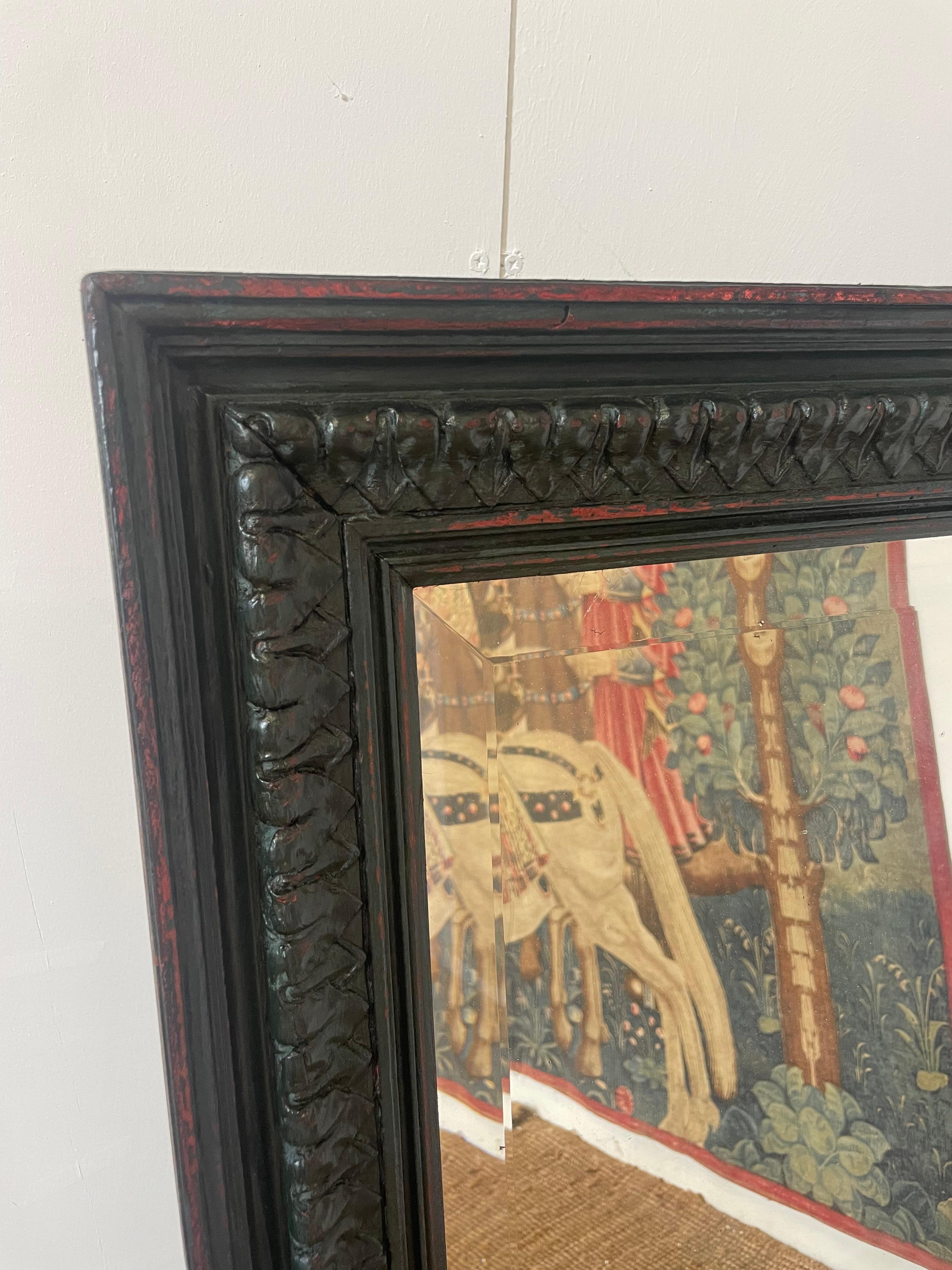 Français Grand miroir mural du 19e siècle, peint en relief en vente