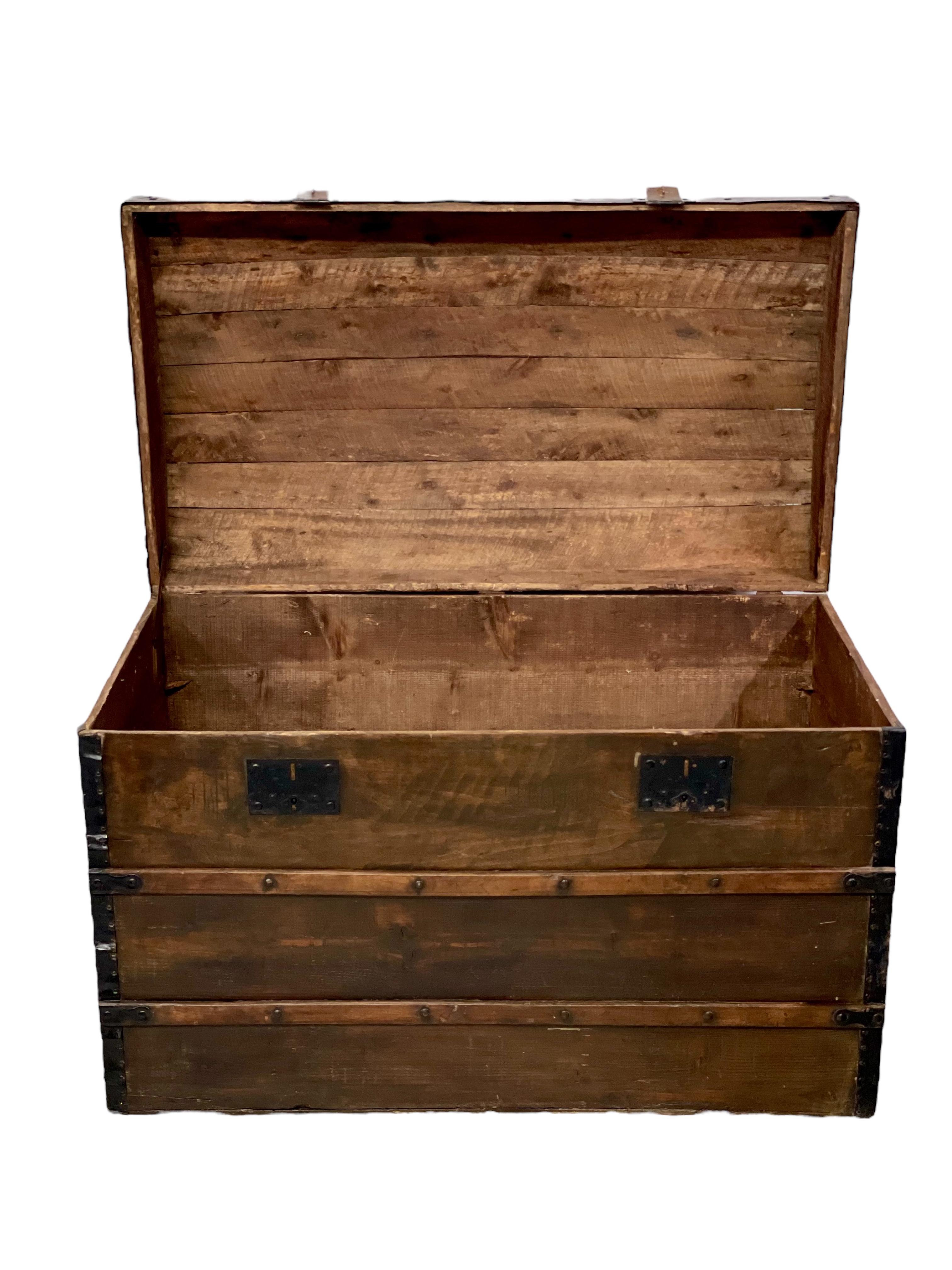 Français Malle à dôme du 19ème siècle, Circa 1880 en vente
