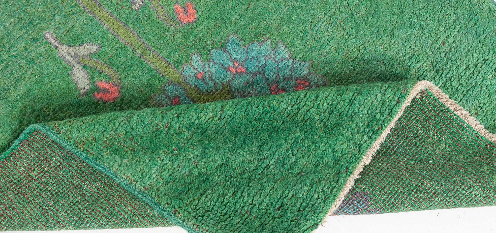 Tapis Fragment Donegal par Cfa Voysey du 19ème siècle
Taille : 3'0