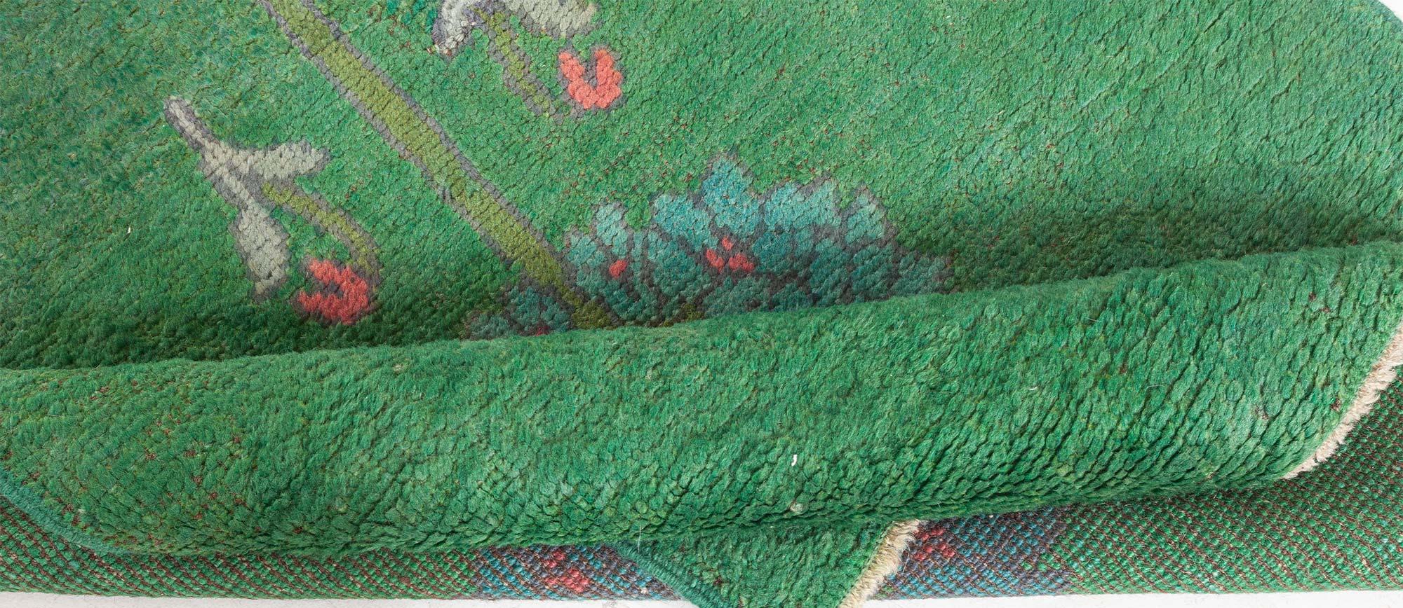 Arts and Crafts Tapis Fragment Donegal de Doris Leslie Blau 19ème siècle par Cfa Voysey en vente