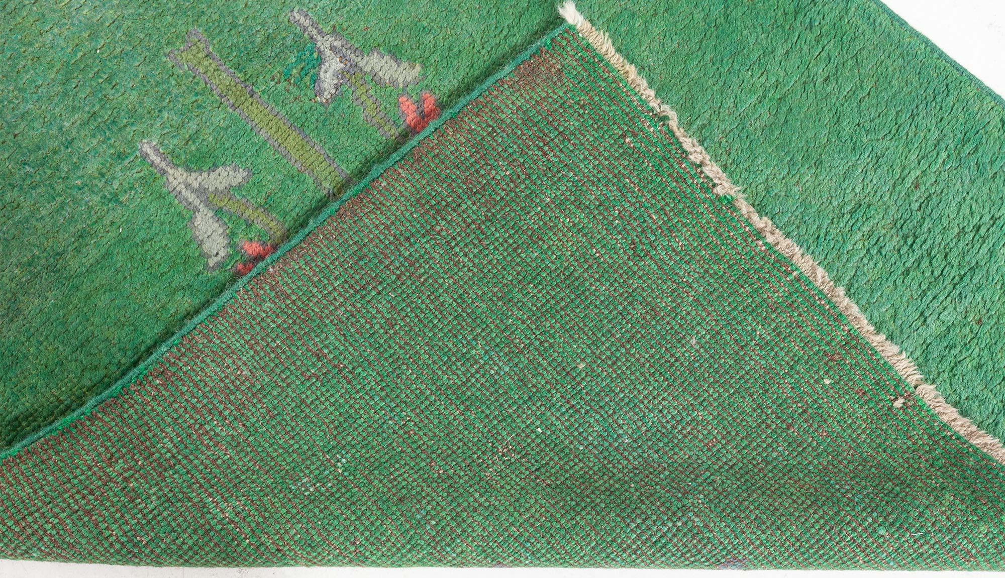 XIXe siècle Tapis Fragment Donegal de Doris Leslie Blau 19ème siècle par Cfa Voysey en vente