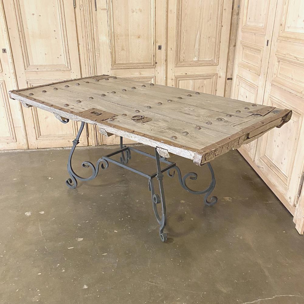 Rustique Table de salle à manger du 19ème siècle transformée en table en fer forgé en vente
