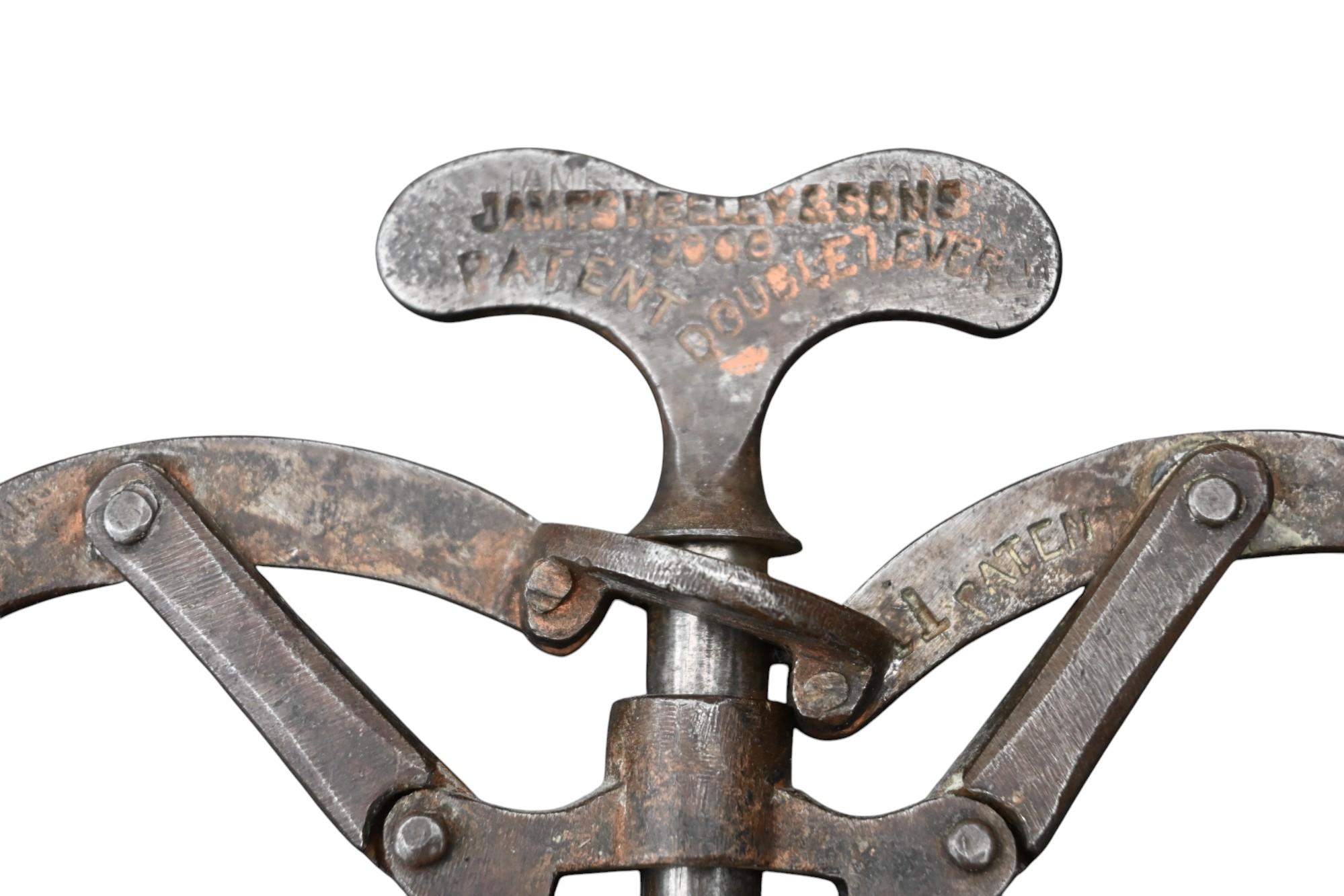 Antique  Double Lever Patent mechanical Corkscrew By James Heeley & Sons, 19th C In Good Condition For Sale In Bilzen, BE