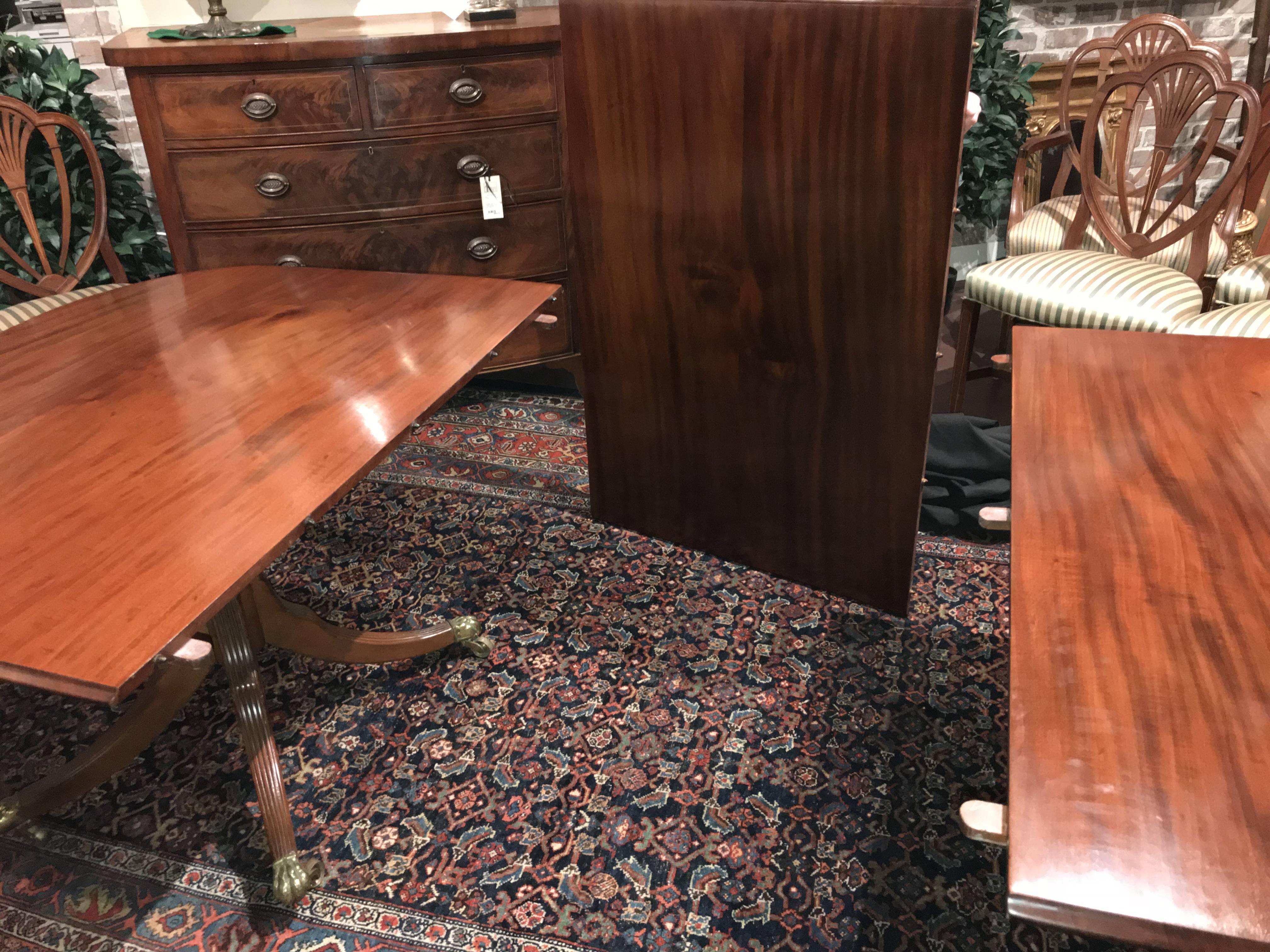 19th Century Double Pedestal Mahogany Dining Table with Downswept Legs 2