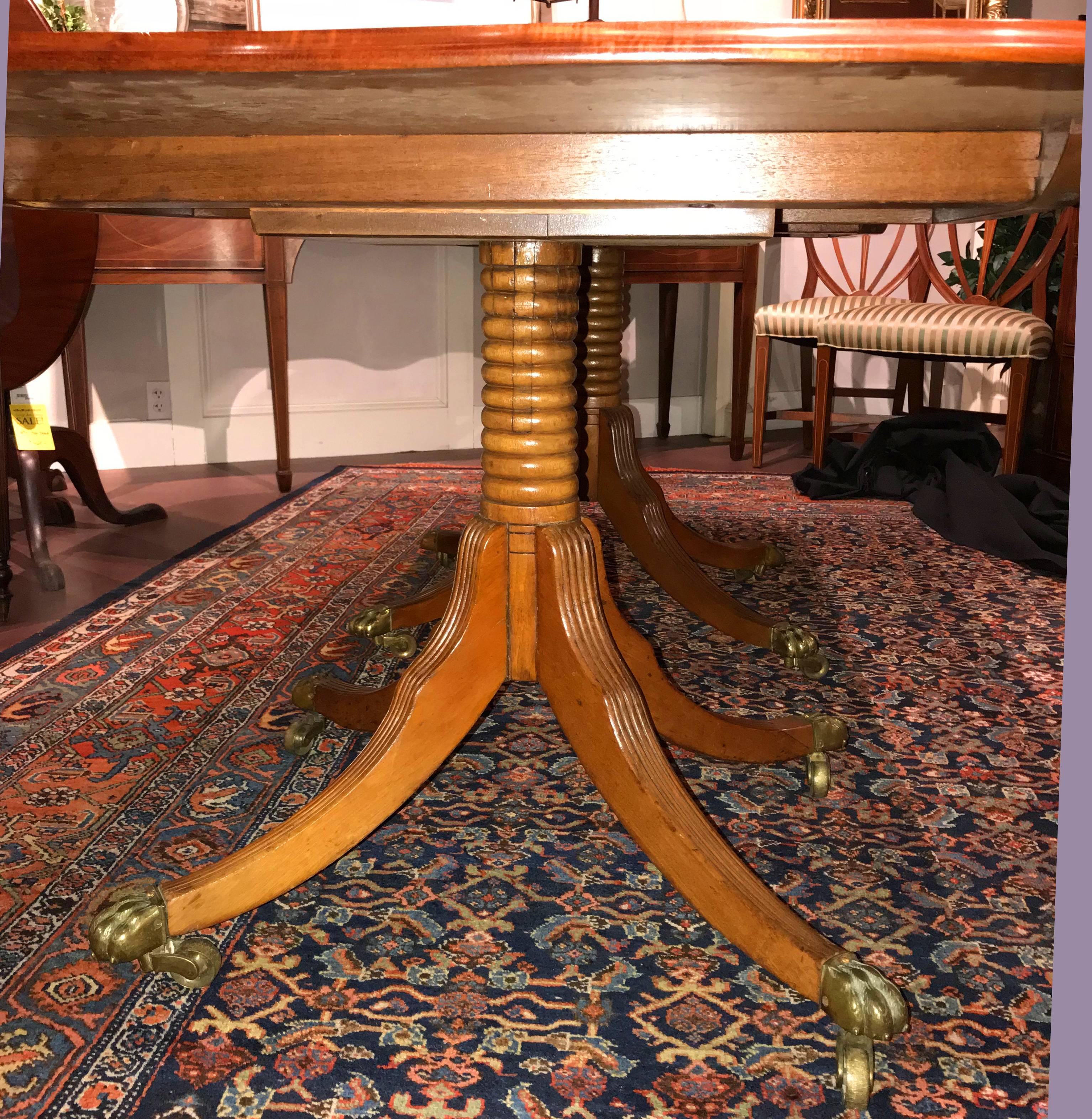 Georgian 19th Century Double Pedestal Mahogany Dining Table with Downswept Legs