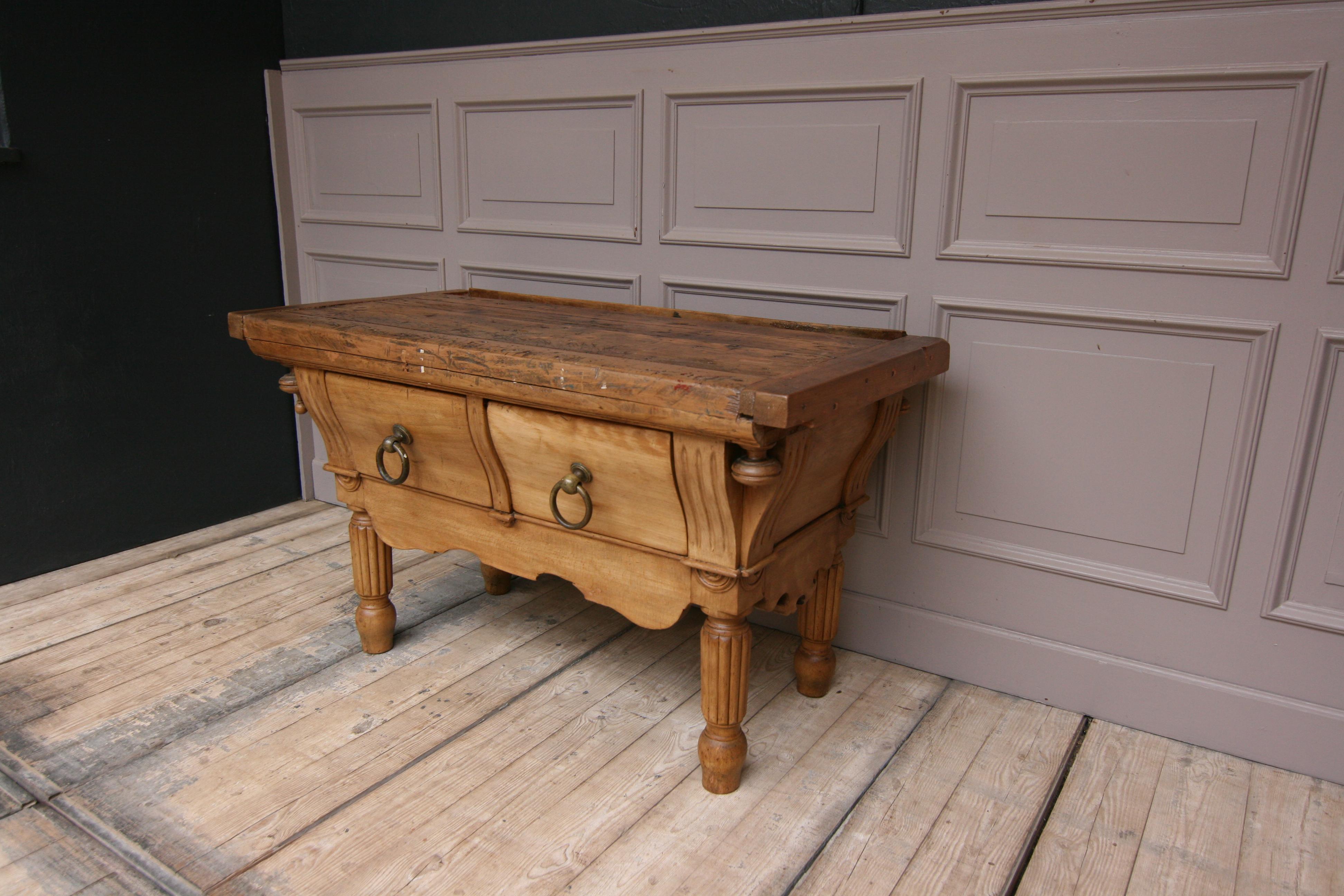 19th Century Double Sided Louis Philippe Butchers Block Table In Good Condition In Dusseldorf, DE