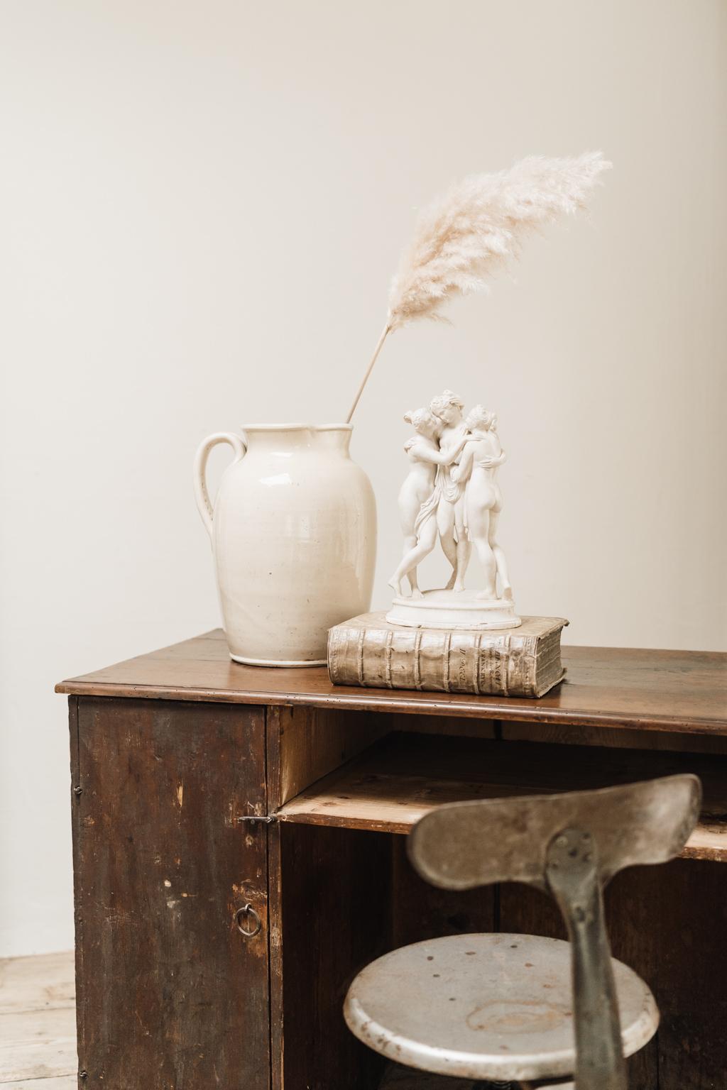 Smaltato Brocca extra large in gres smaltato crema Doulton Lambeth del XIX secolo in vendita