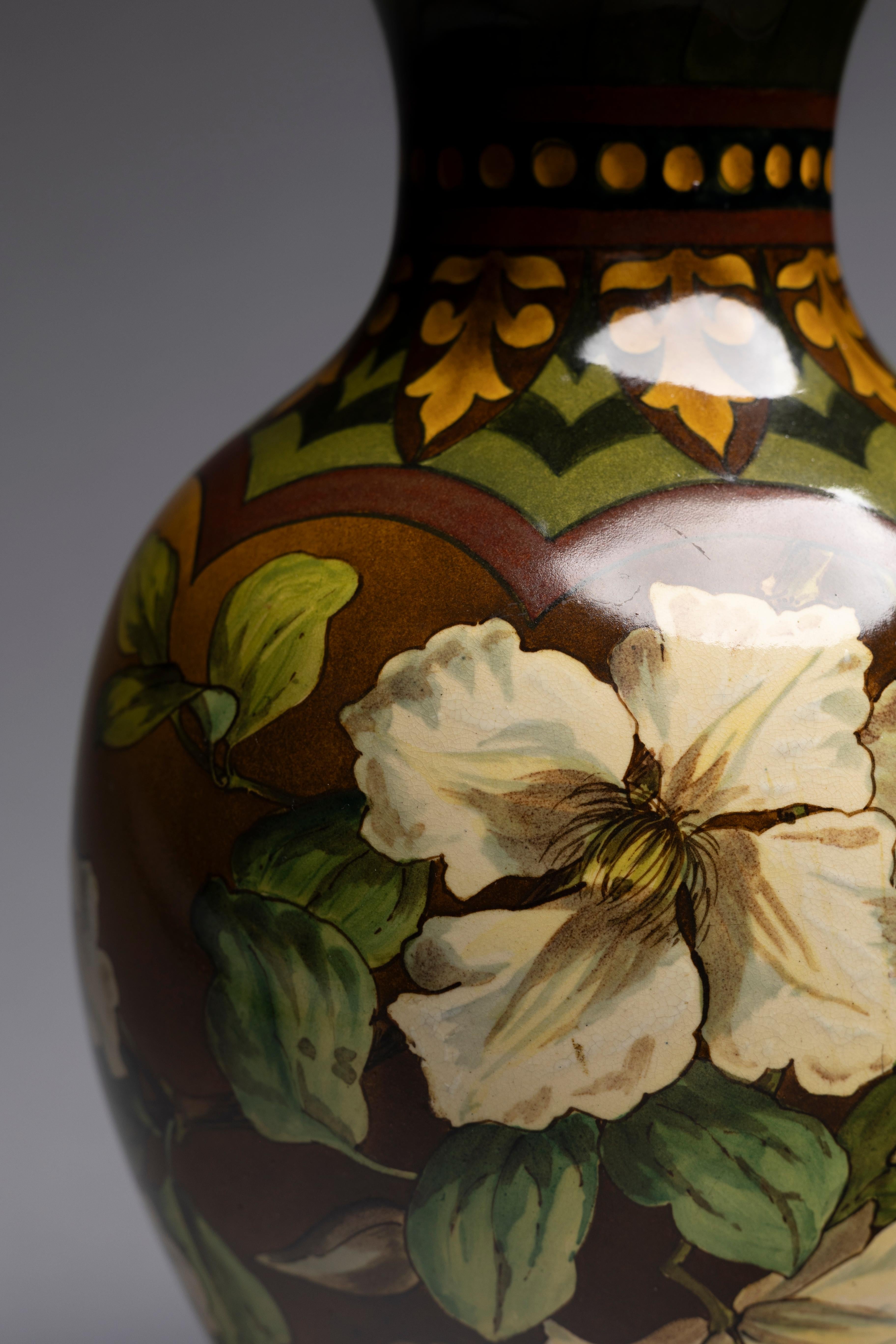 Vase floral Doulton Lambeth du 19ème siècle Excellent état - En vente à Fort Lauderdale, FL