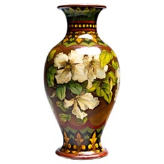Vase floral Doulton Lambeth du 19ème siècle