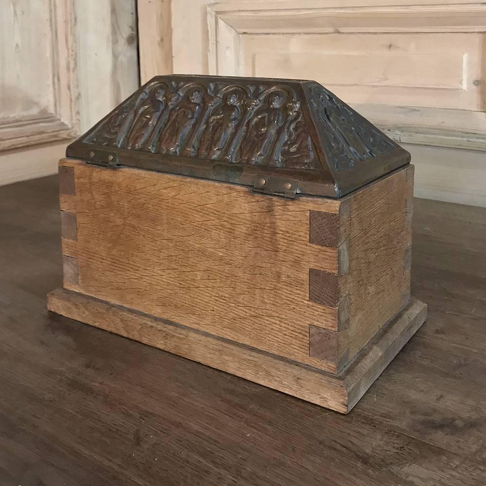 19th Century Dovetailed Wood Box with Pyrimidal Cast Brass Lid 4