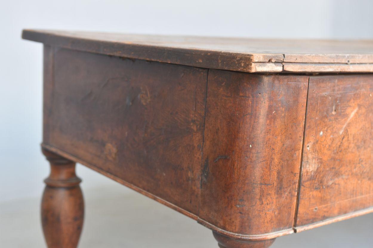 19th Century Draper Table Charles X Period in Walnut 10