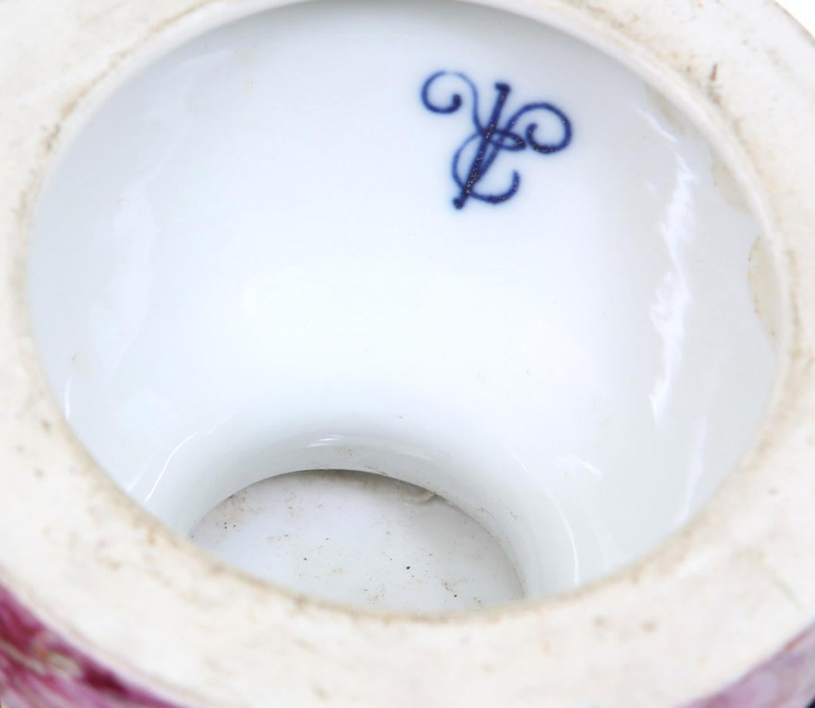19th Century Dresden Porcelain Decorative Urn For Sale 3