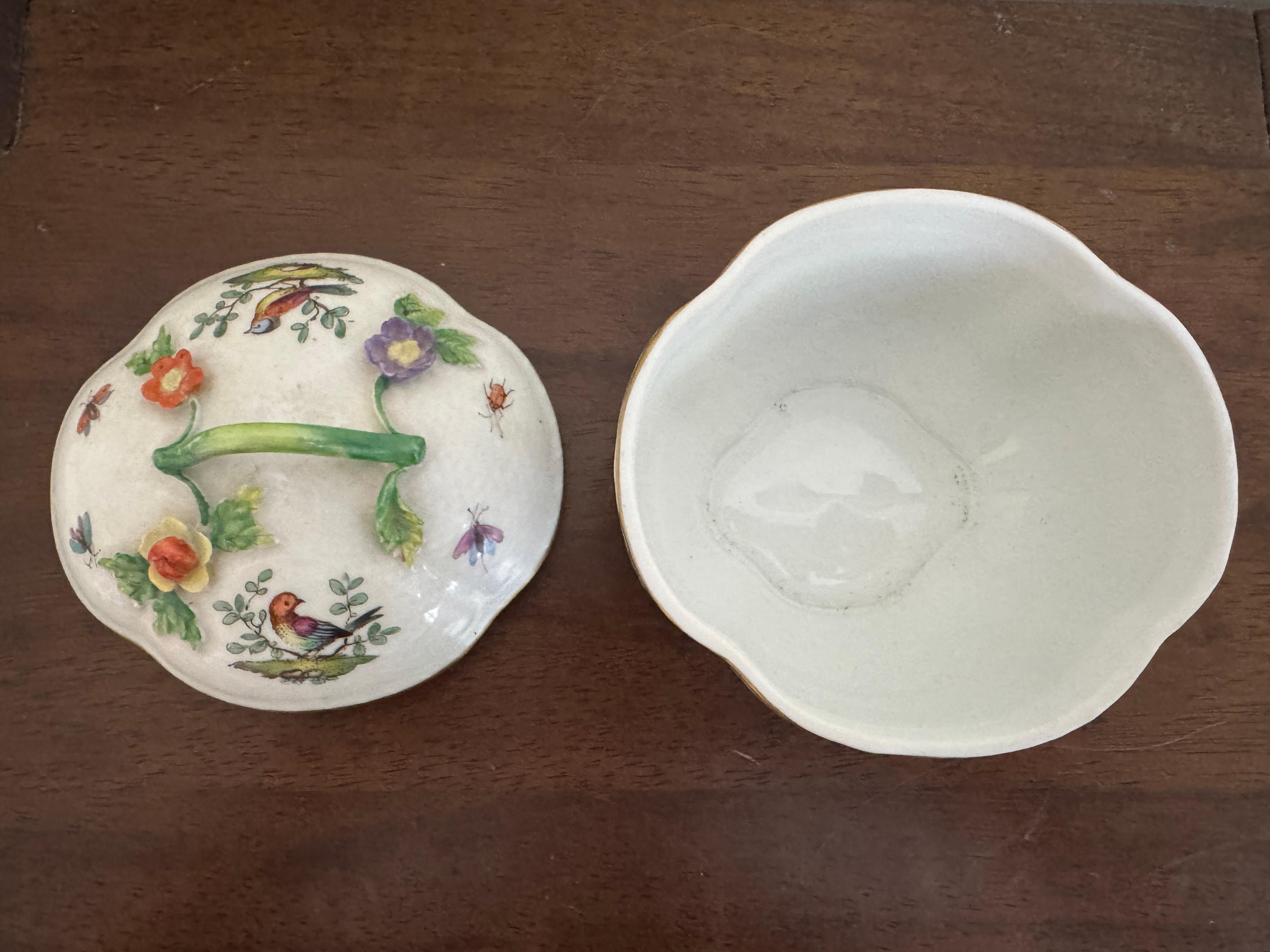 Cuenco con tapa para popurrí de porcelana de Dresden del siglo XIX en venta 2