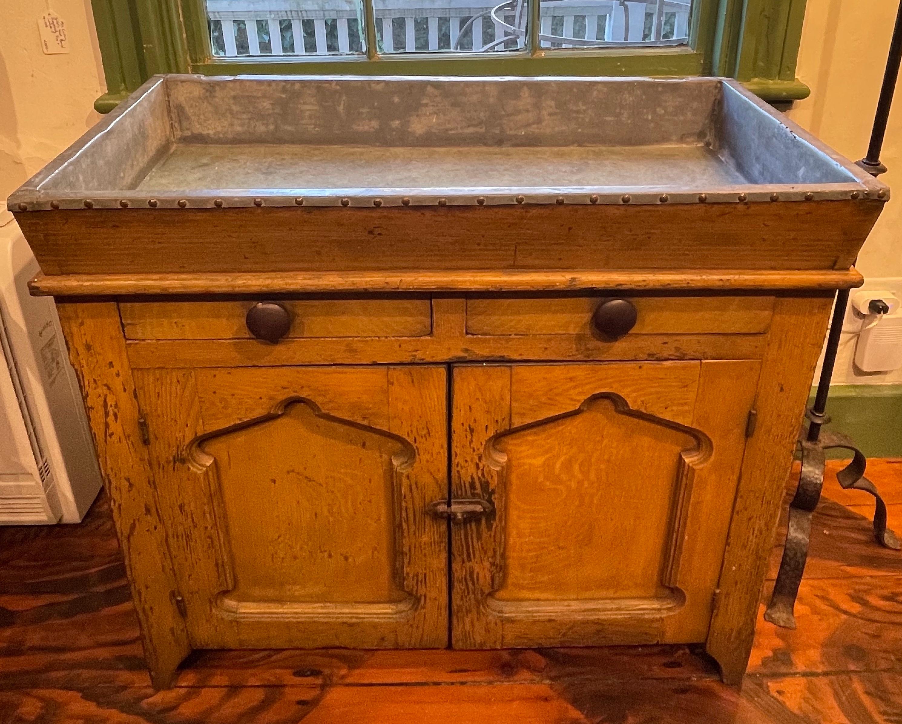 19th Century Dry Sink with Zinc Top and Mustard Paint For Sale 2