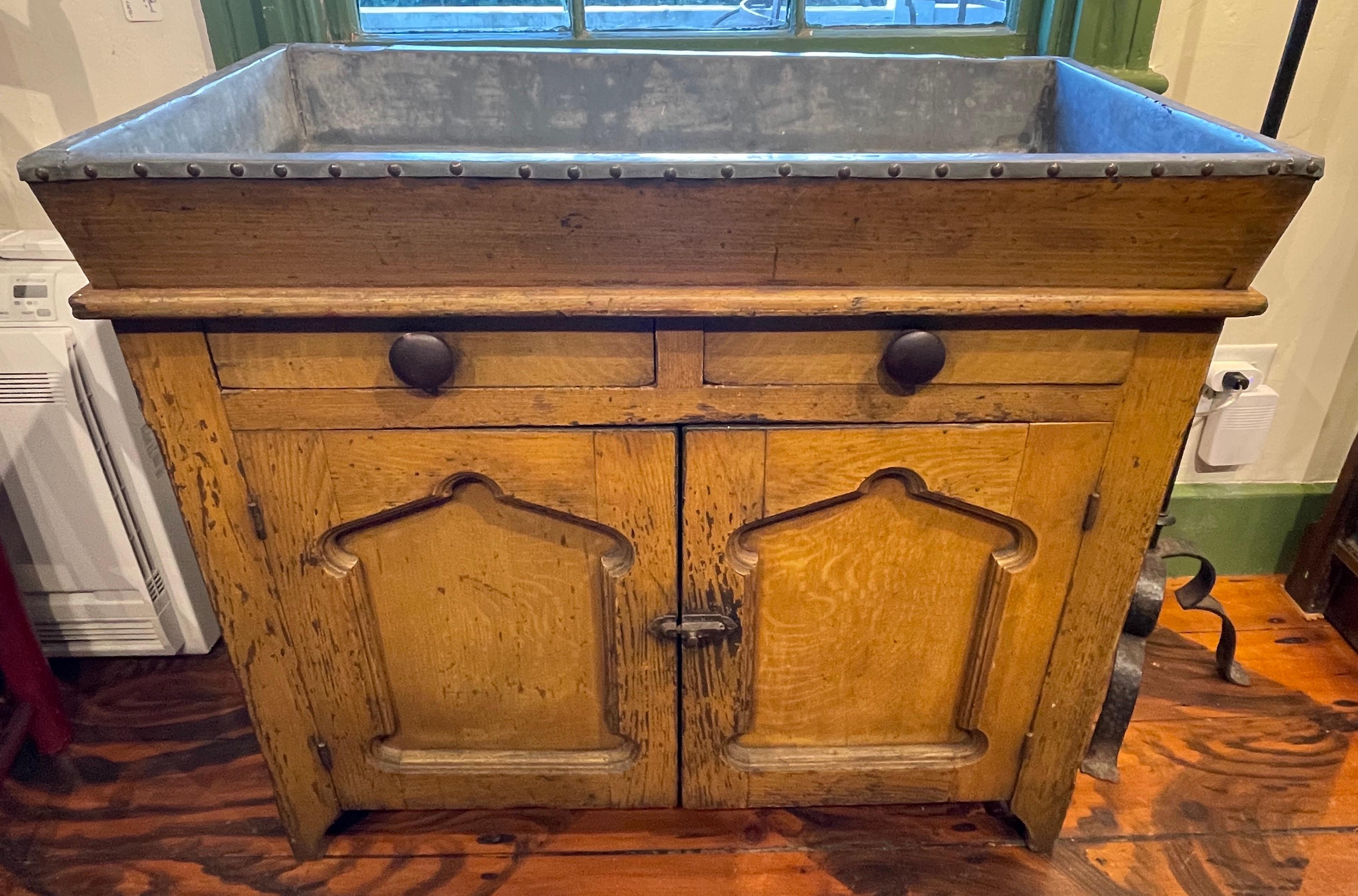 19th Century Dry Sink with Zinc Top and Mustard Paint For Sale 1