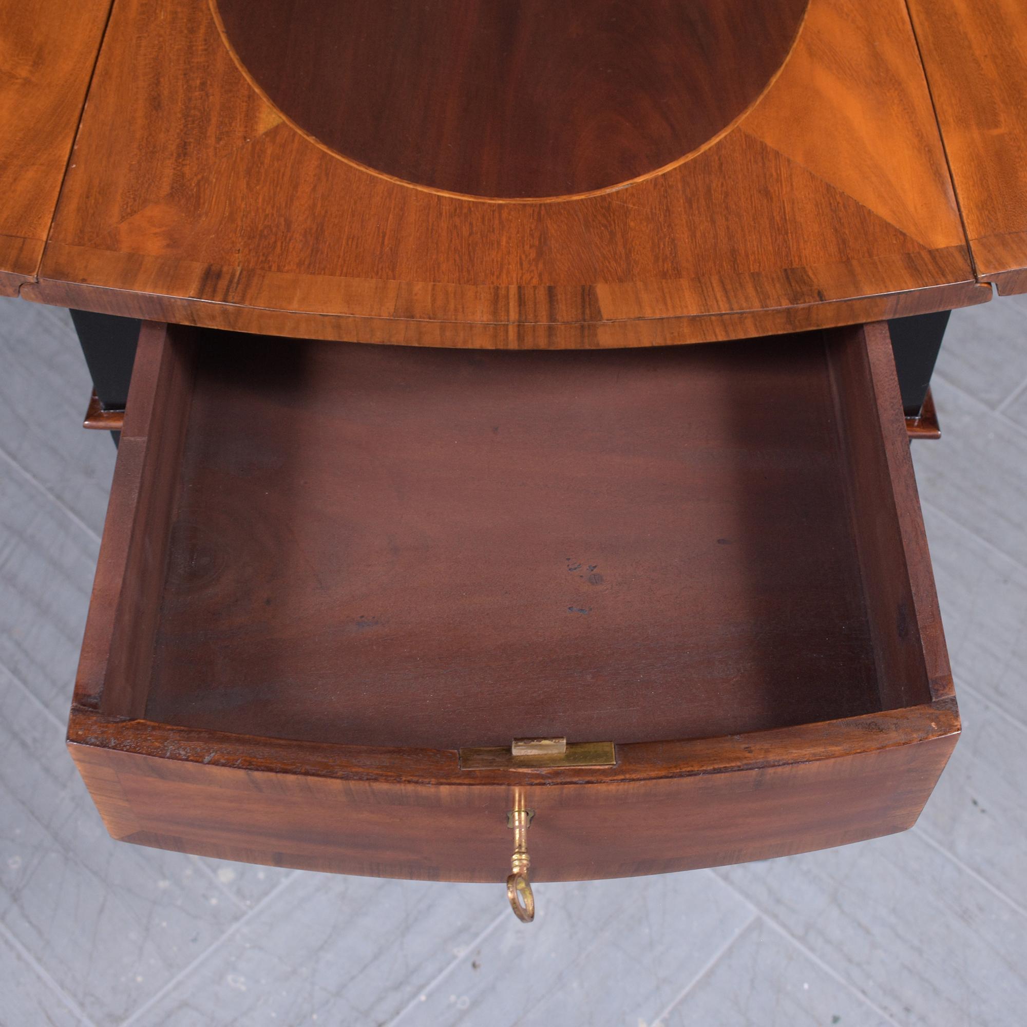 Mahagoni-Pembroke-Tisch aus dem späten 19. Jahrhundert mit pflaumenfarbenen Intarsien und Messingrollen (Britisch) im Angebot