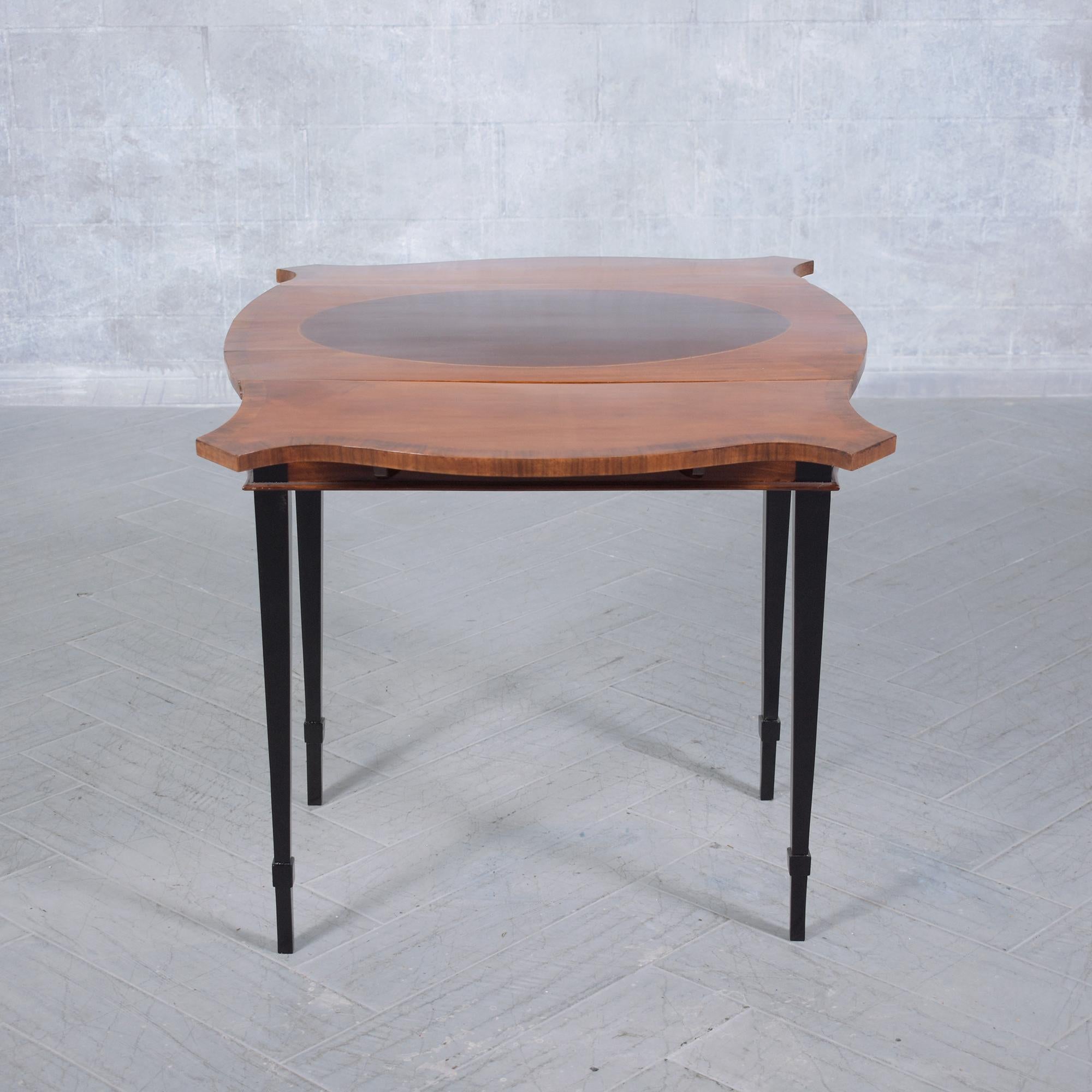 Mahagoni-Pembroke-Tisch aus dem späten 19. Jahrhundert mit pflaumenfarbenen Intarsien und Messingrollen im Angebot 2