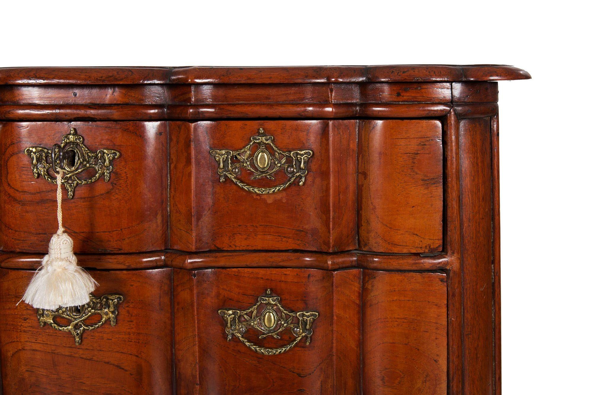 19th Century Dutch Baroque Style Oak Chest of Drawers For Sale 2