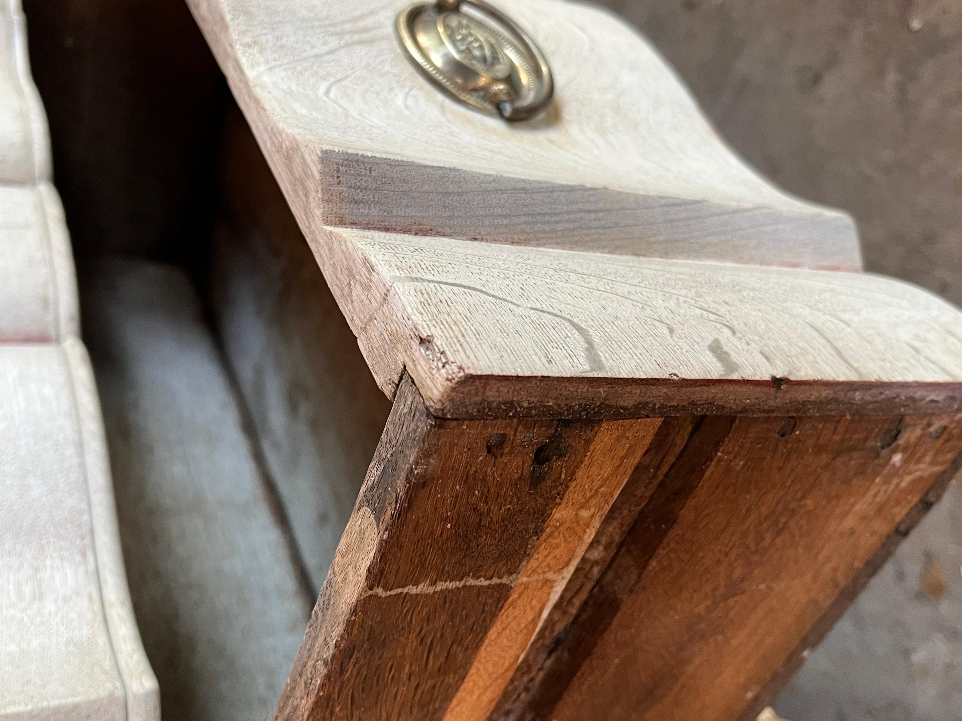 Comò / Cassettiera in rovere sbiancato olandese del XIX secolo in vendita 9
