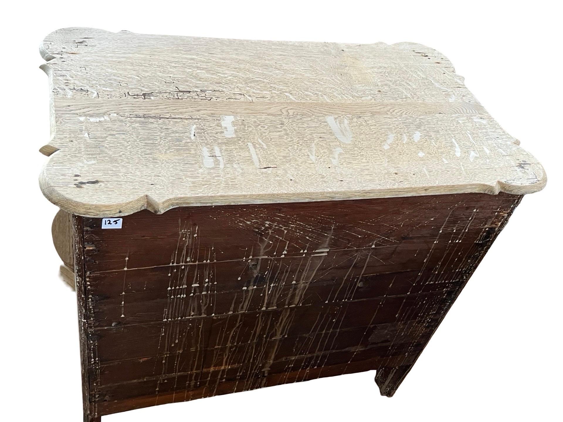 Barocco Comò / Cassettiera in rovere sbiancato olandese del XIX secolo in vendita