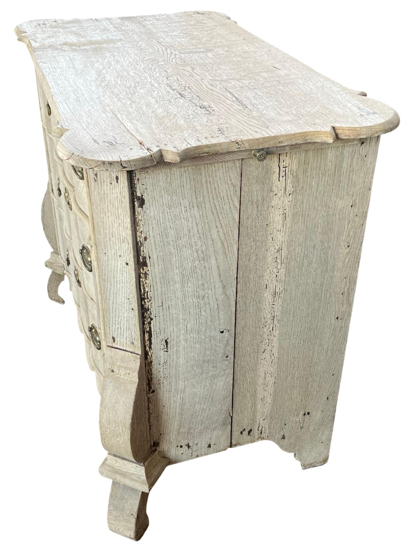 Barocco Comò / Cassettiera in rovere sbiancato olandese del XIX secolo in vendita