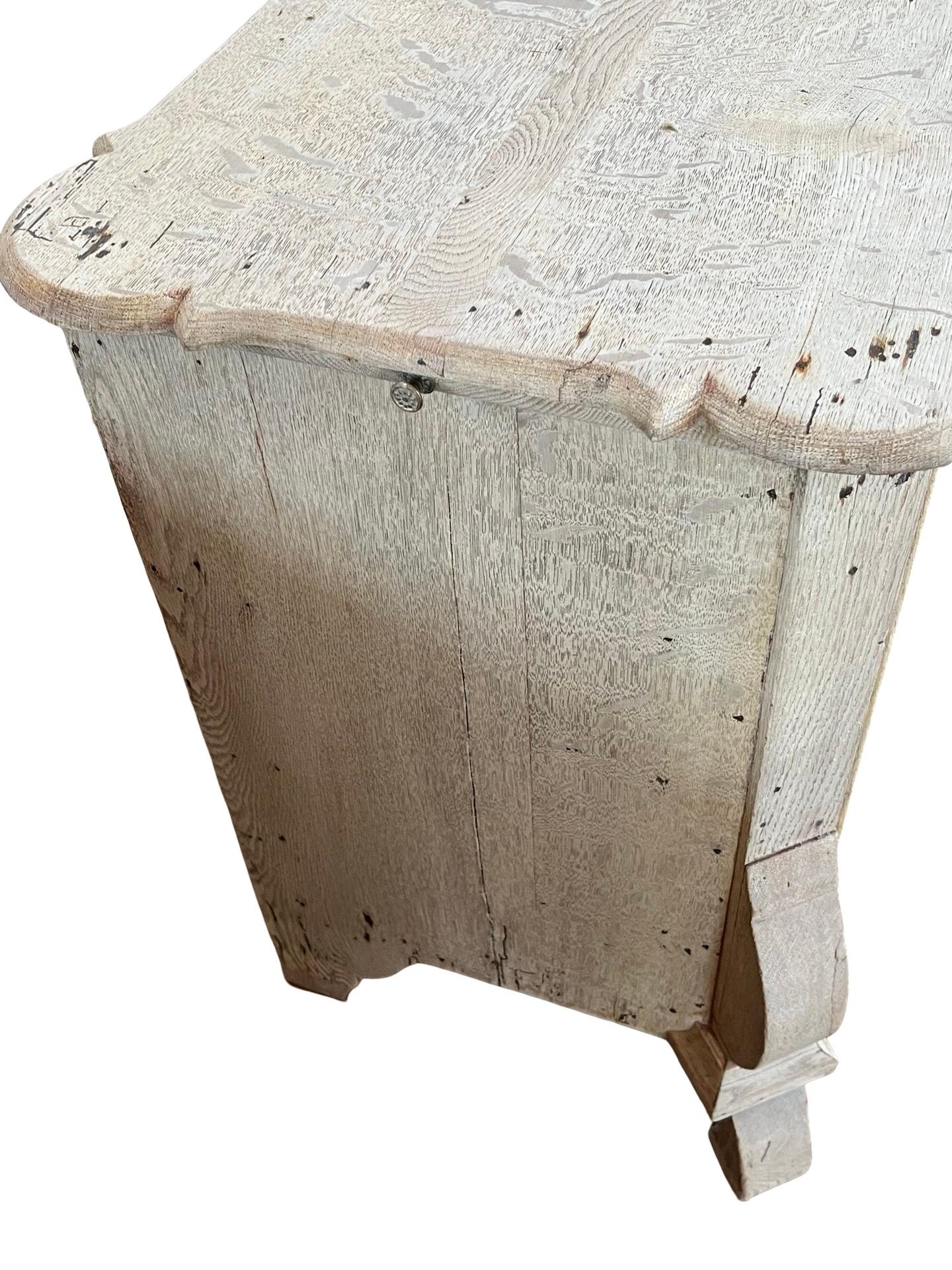 Sbiancato Comò / Cassettiera in rovere sbiancato olandese del XIX secolo in vendita