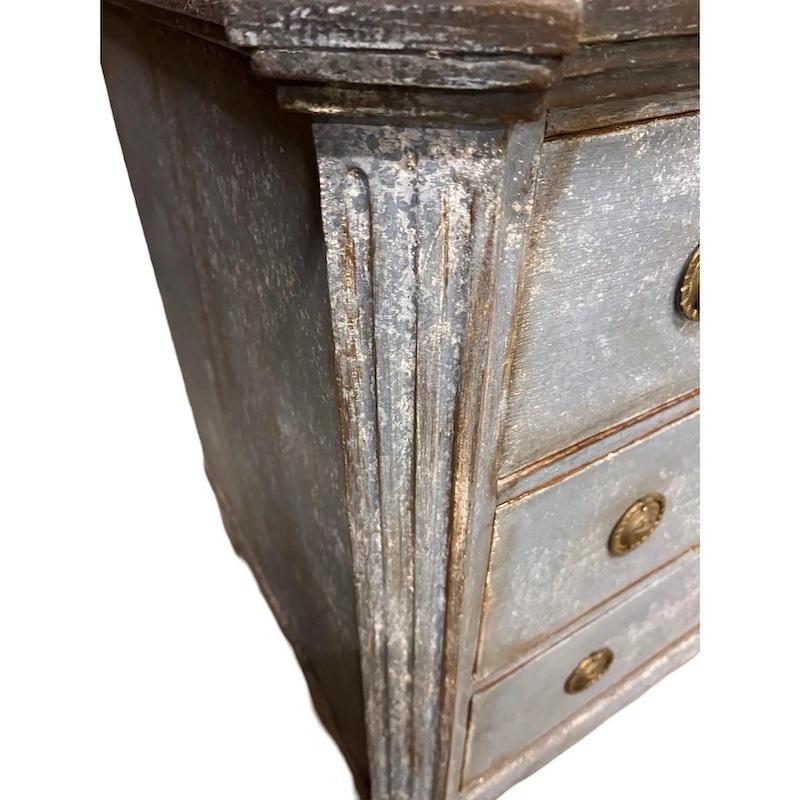 Gustaviano Cassettiera olandese blu del XIX secolo in vendita