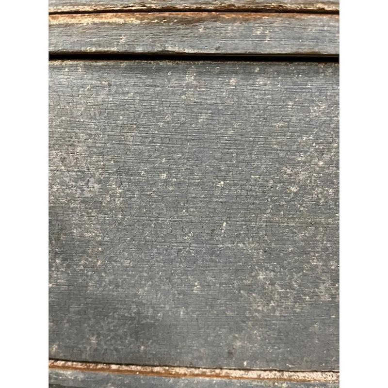 Intagliato a mano Cassettiera olandese blu del XIX secolo in vendita