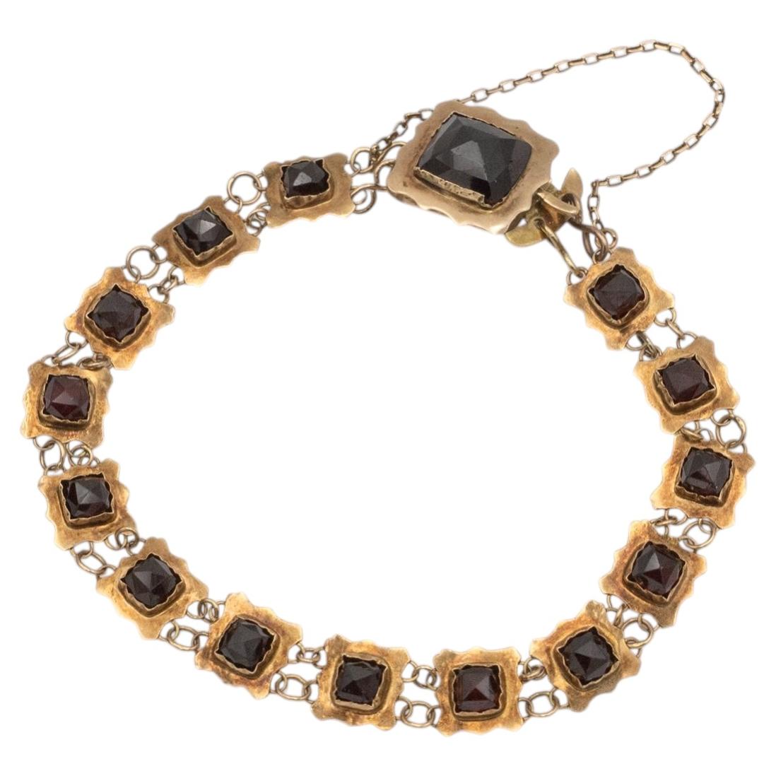 19th-century Dutch bracelet decorated with rose-cut garnets. For Sale