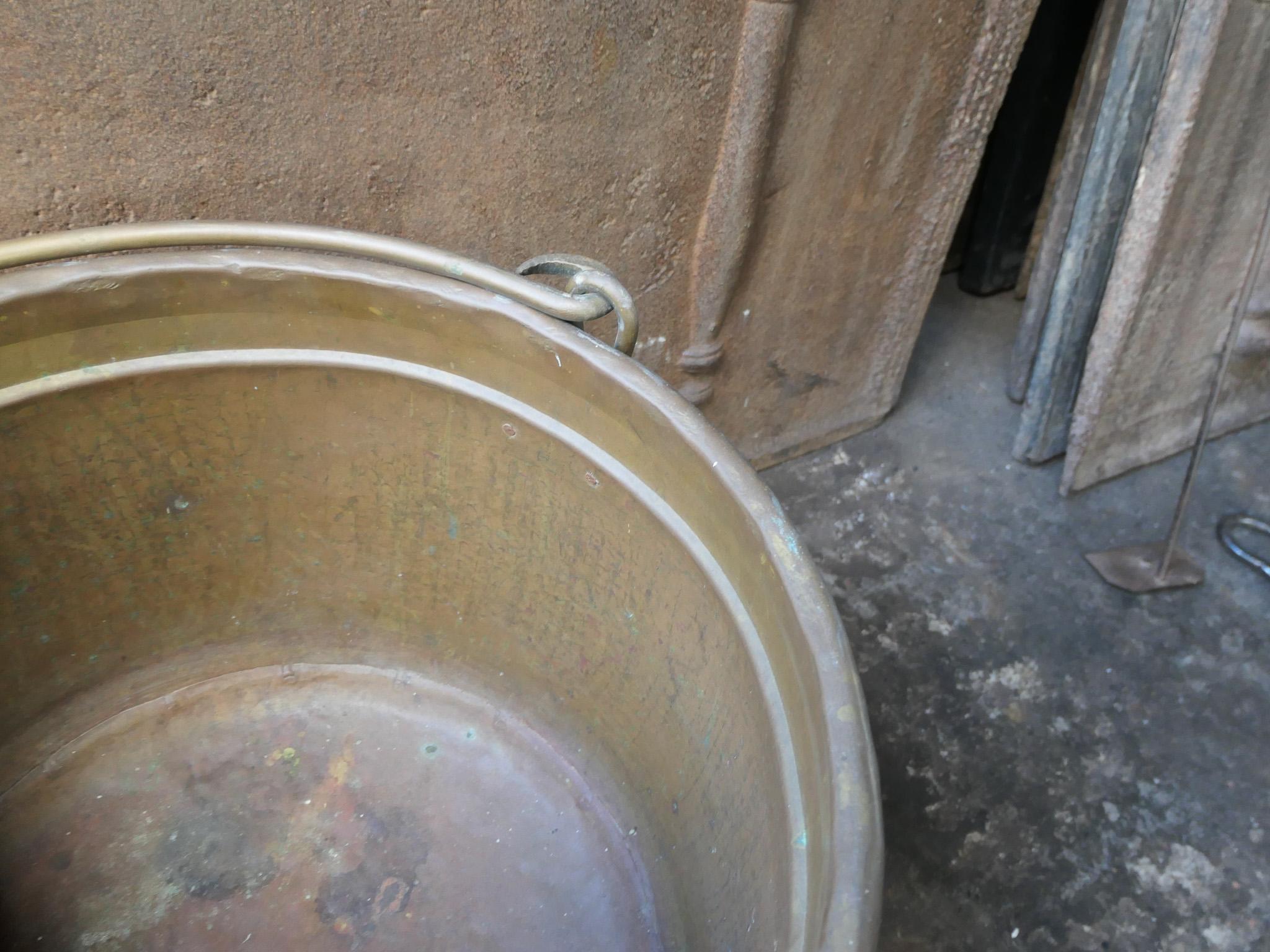 Cesto per legna da ardere in ottone olandese del XIX secolo, periodo vittoriano In condizioni buone in vendita a Soest, NL