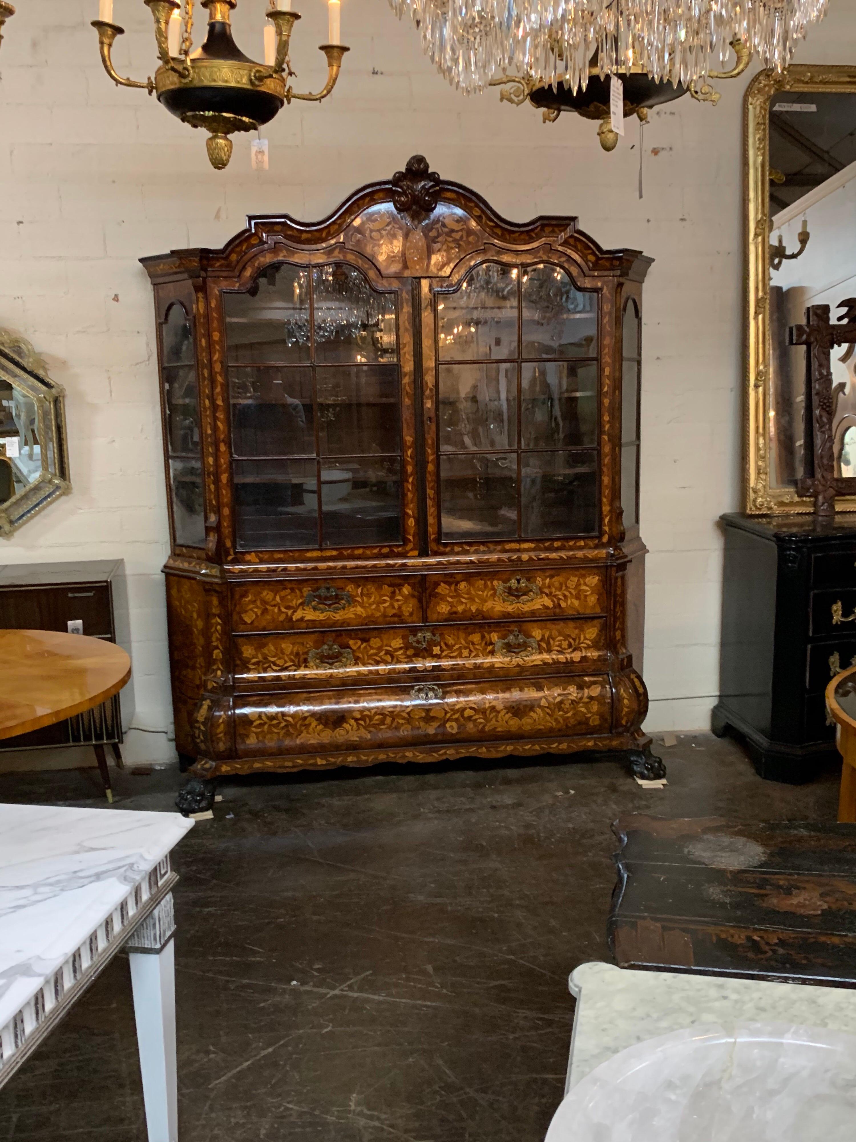 19th Century Dutch Carved Mahogany Display Cabinet with Marquetry Inlay For Sale 4