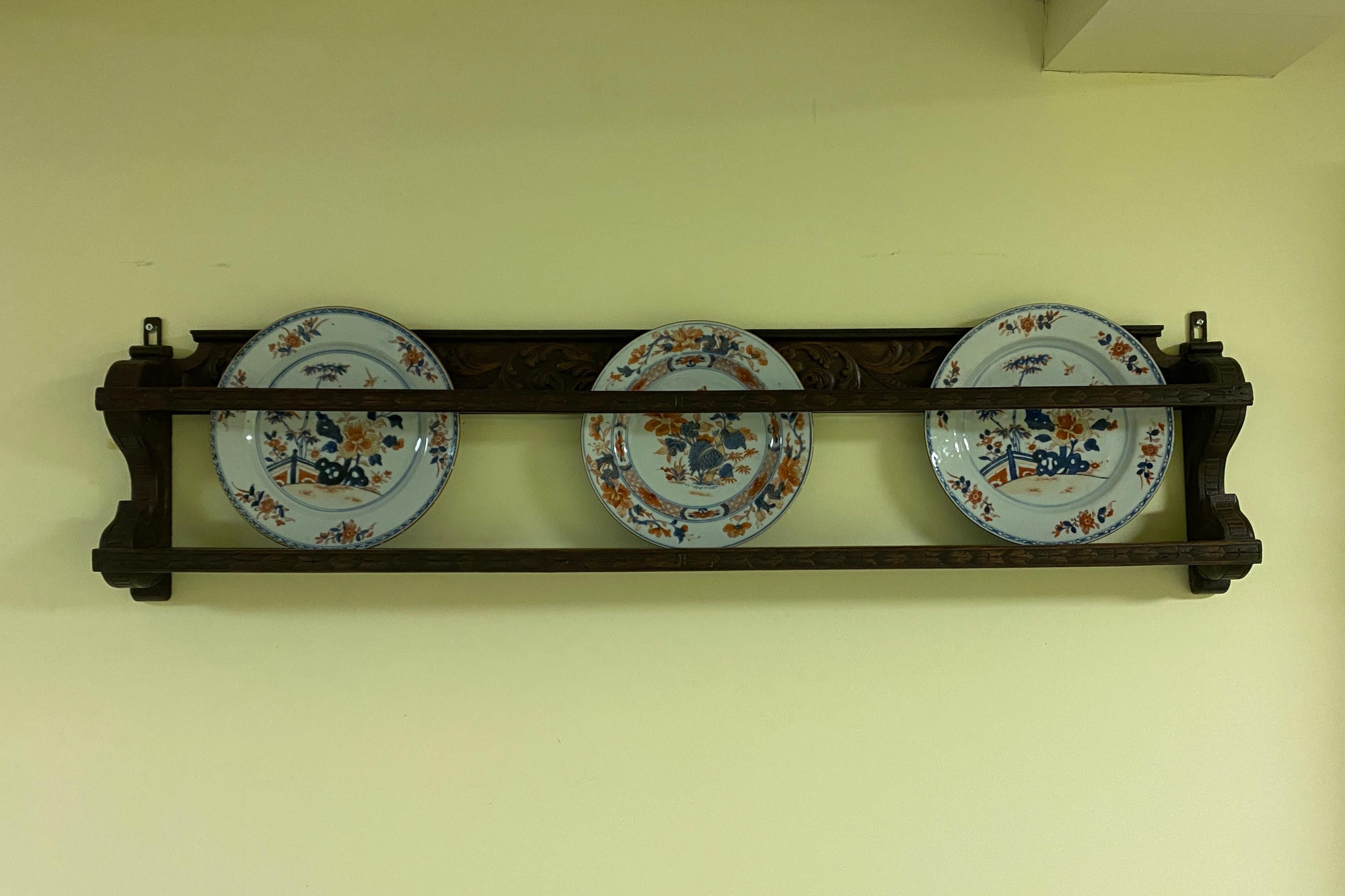 19th century Dutch Carved Oak Plate Rack For Sale 1