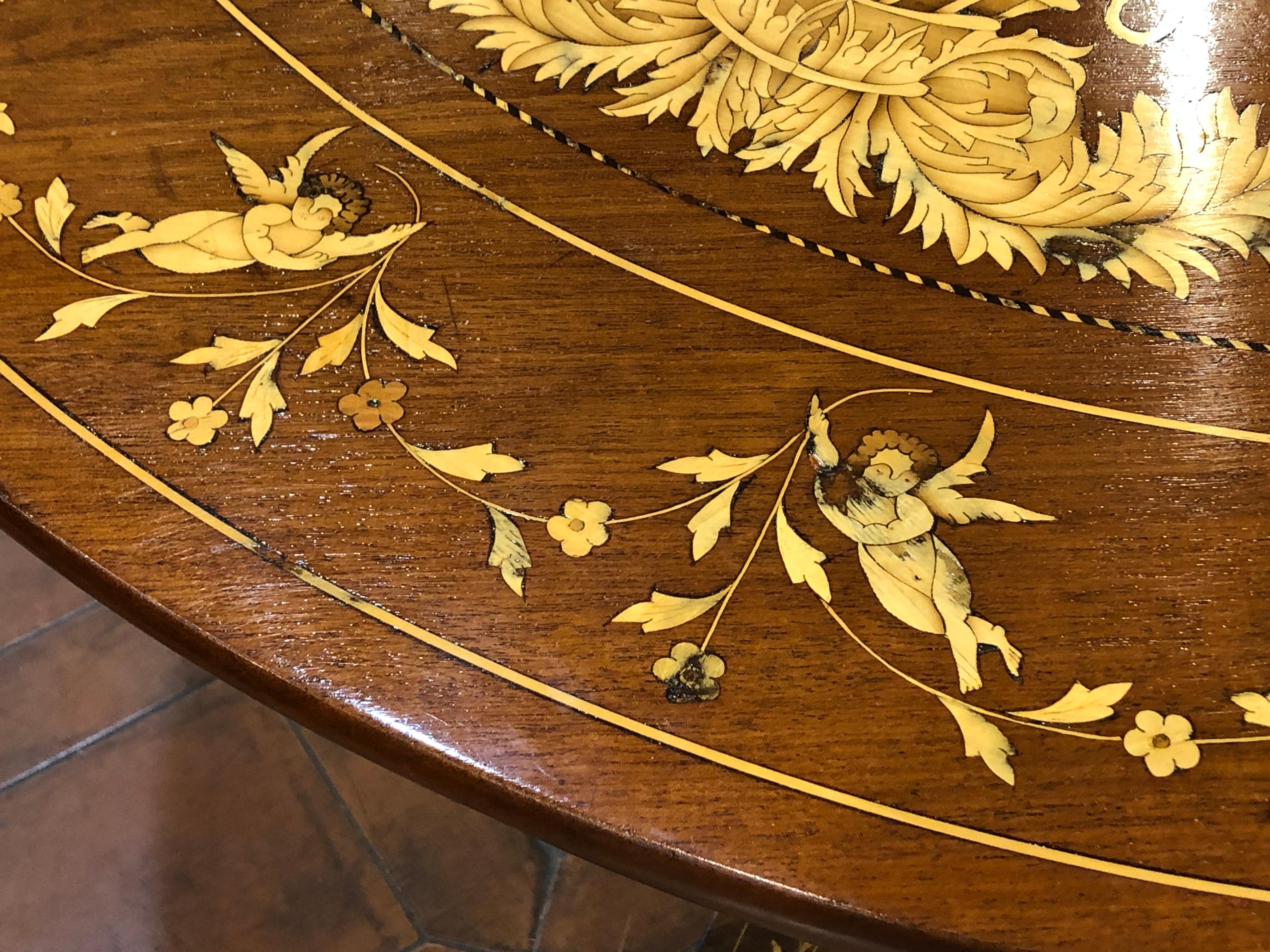 19th Century Dutch Charles X Mahogany Inlay Round Table, 1830s In Good Condition In Roma, RM