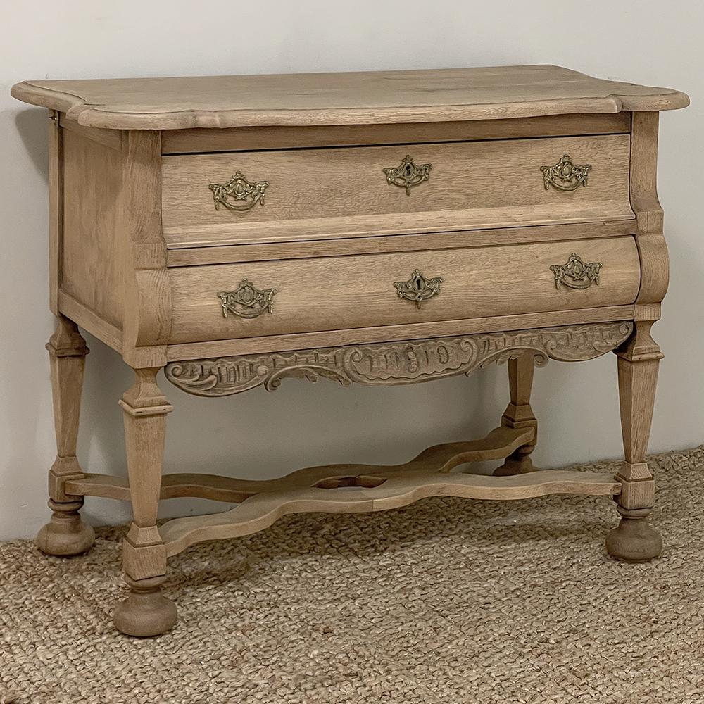 19th century Dutch chest of drawers in stripped oak will make a timeless European Old World statement in any room, plus add a wonderful surface and storage in the bargain! The elegant lines create a wonderful timeless style effect, complemented by