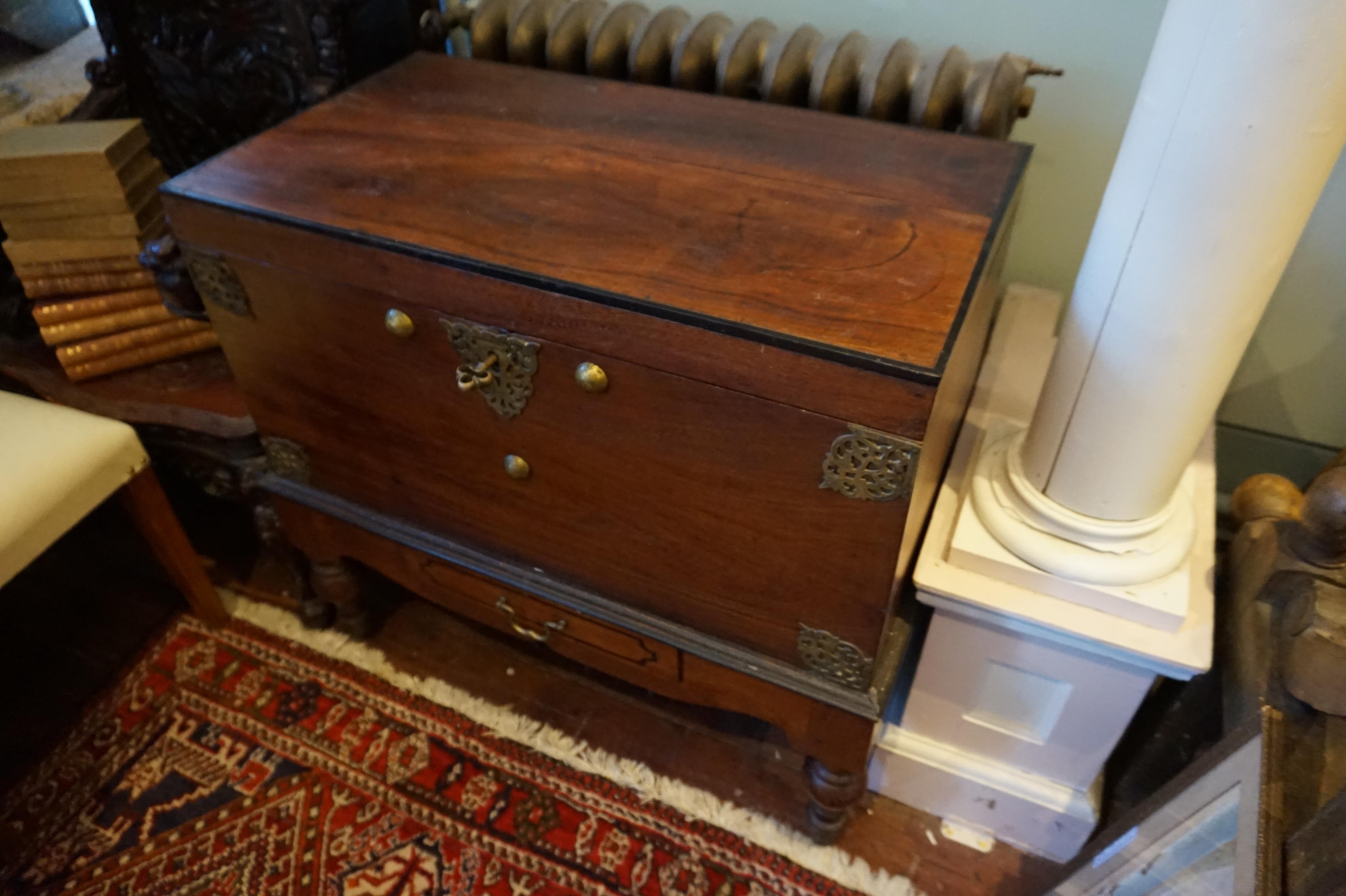 wash stand with drawers