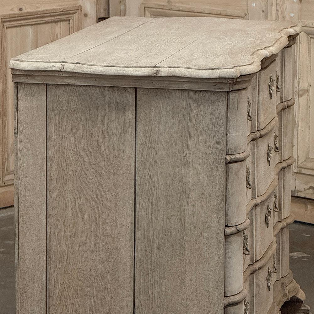 Commode à rayures du 19e siècle de style colonial hollandais en vente 2