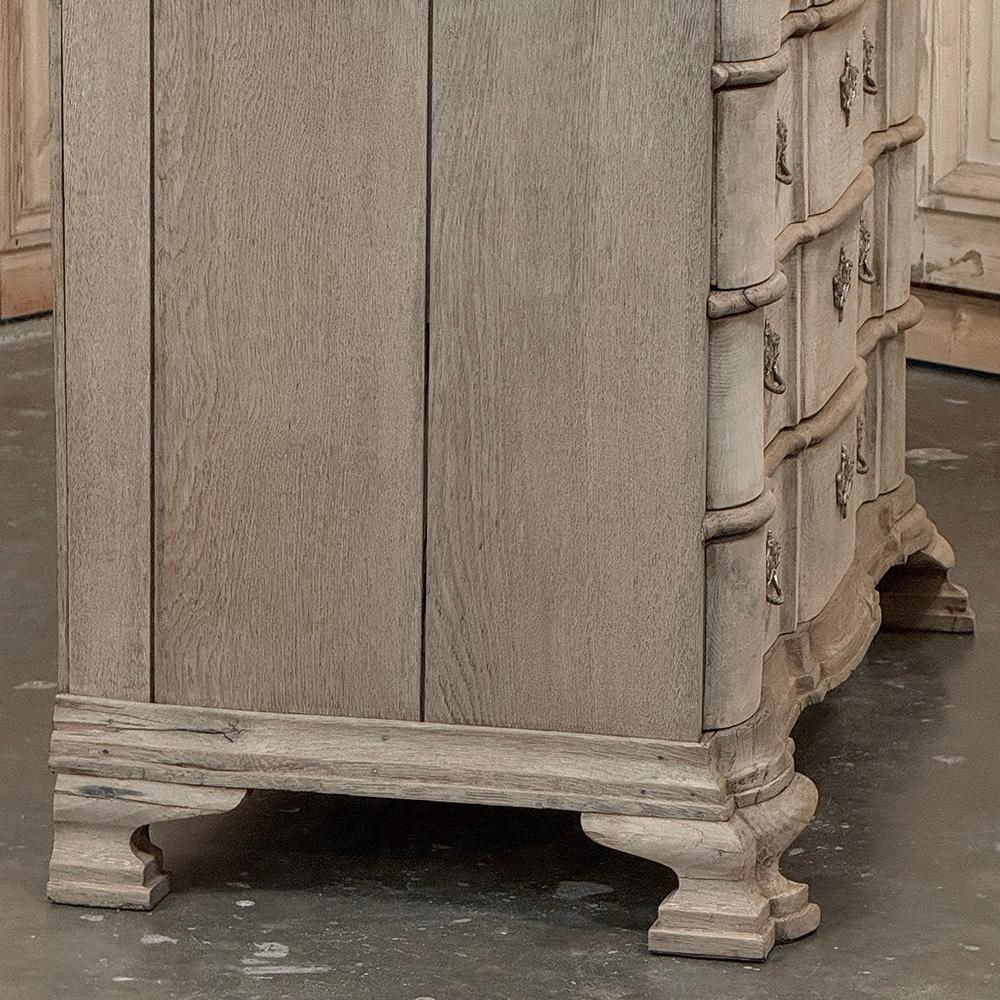 Commode à rayures du 19e siècle de style colonial hollandais en vente 3